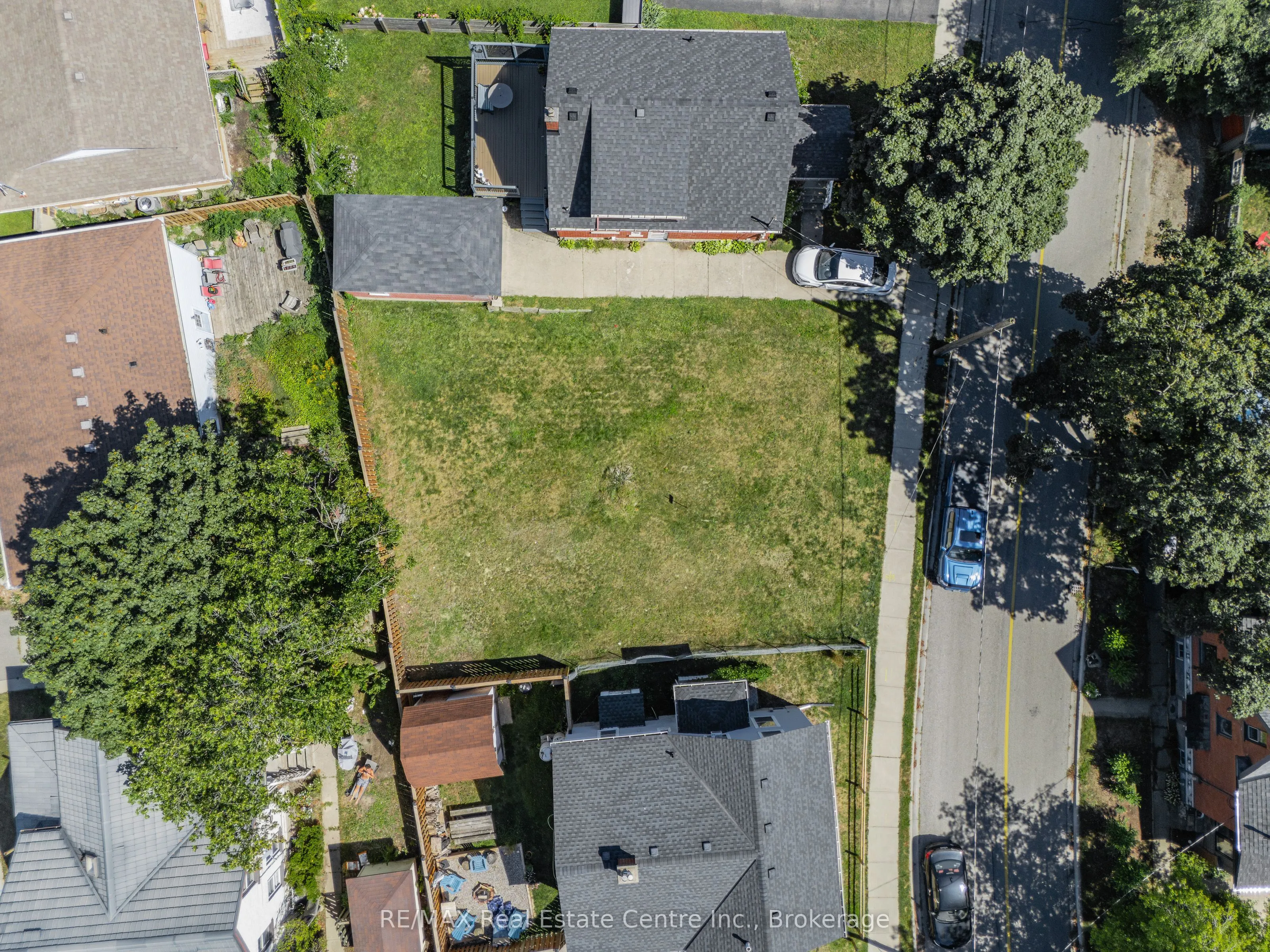 536 Duke Street W