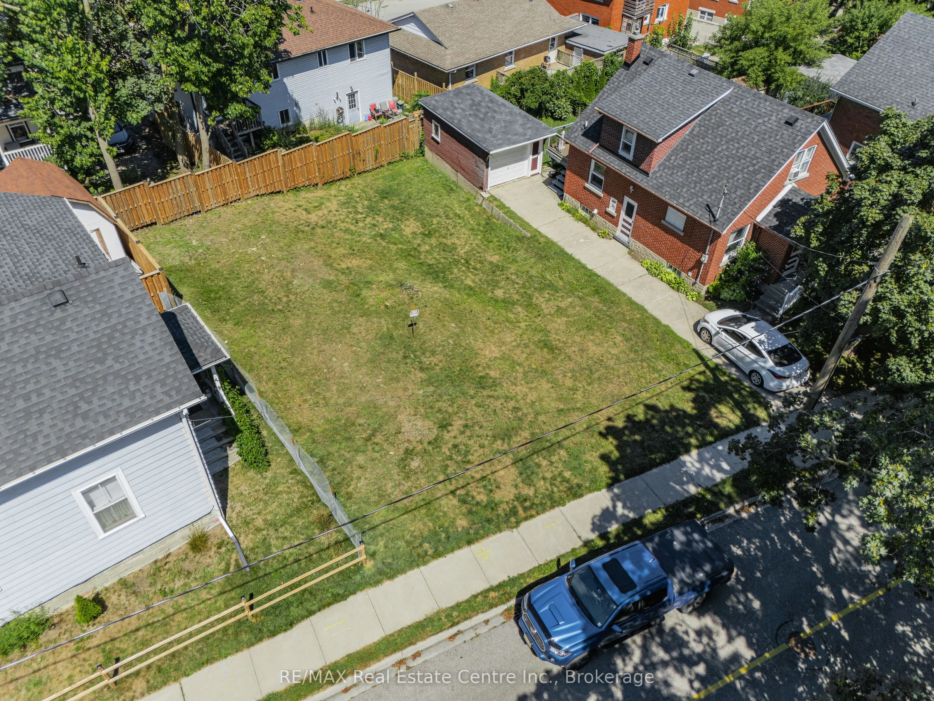 536 Duke Street W