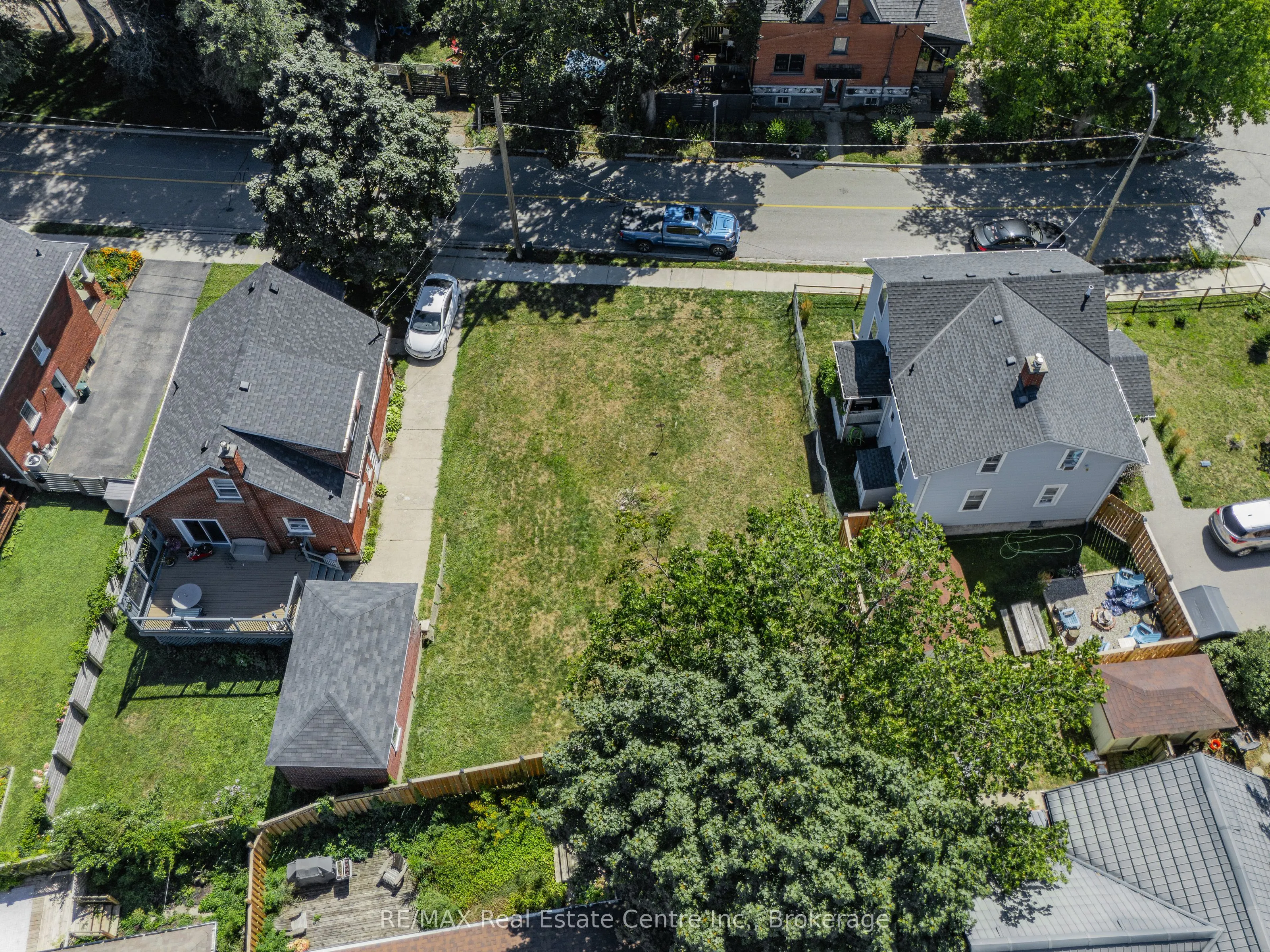 536 Duke Street W