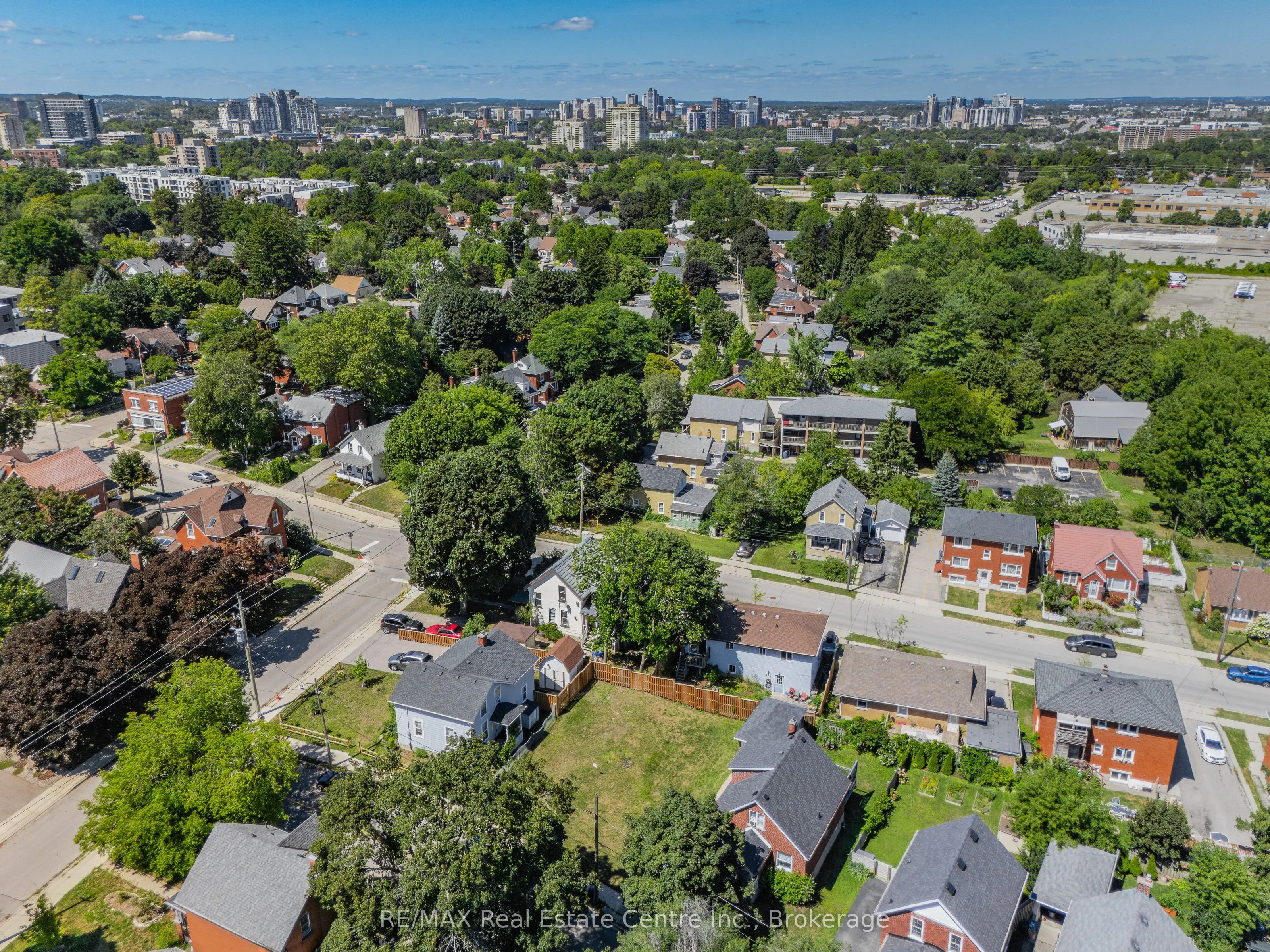 536 Duke Street W