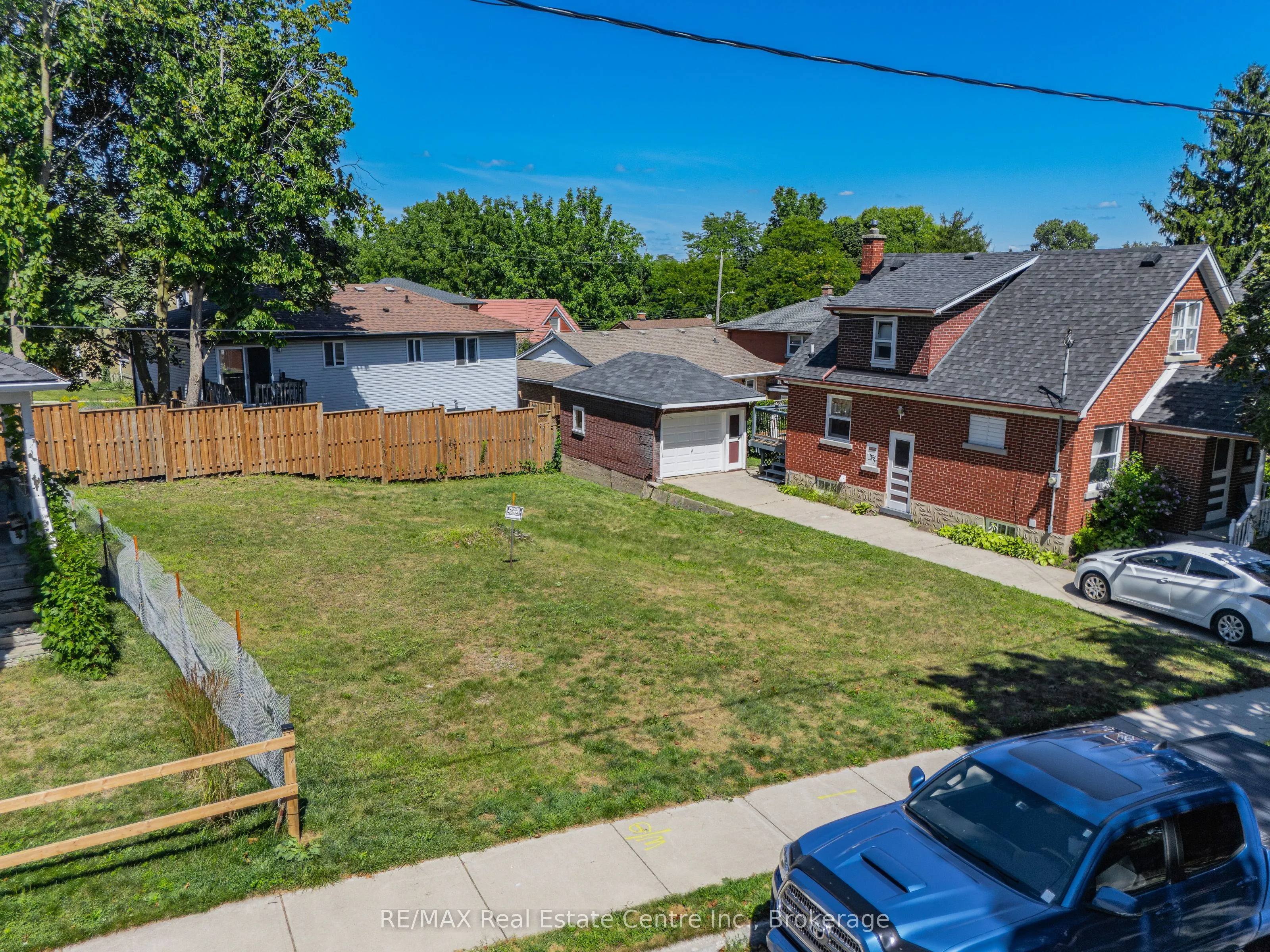 536 Duke Street W