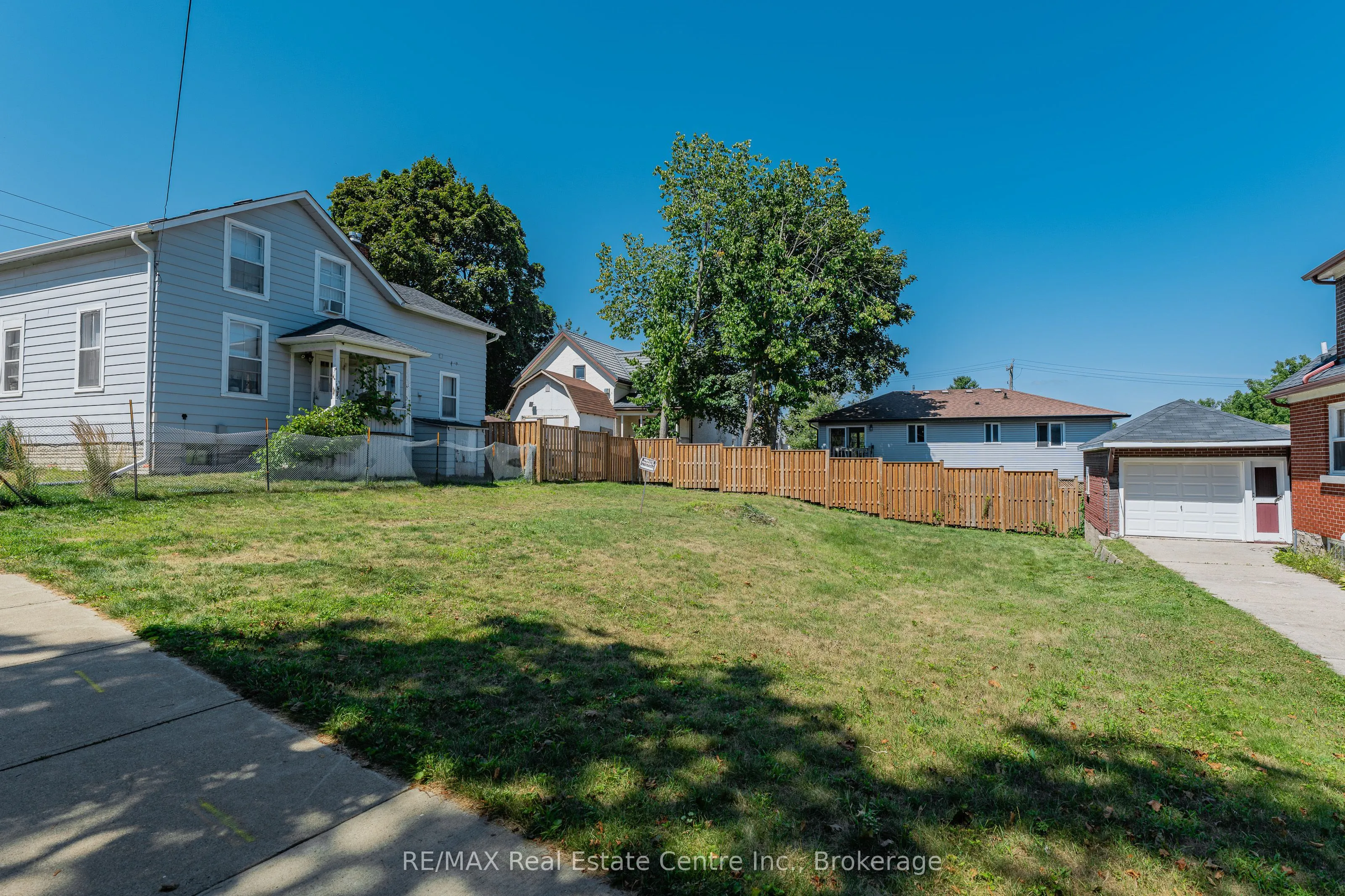 536 Duke Street W