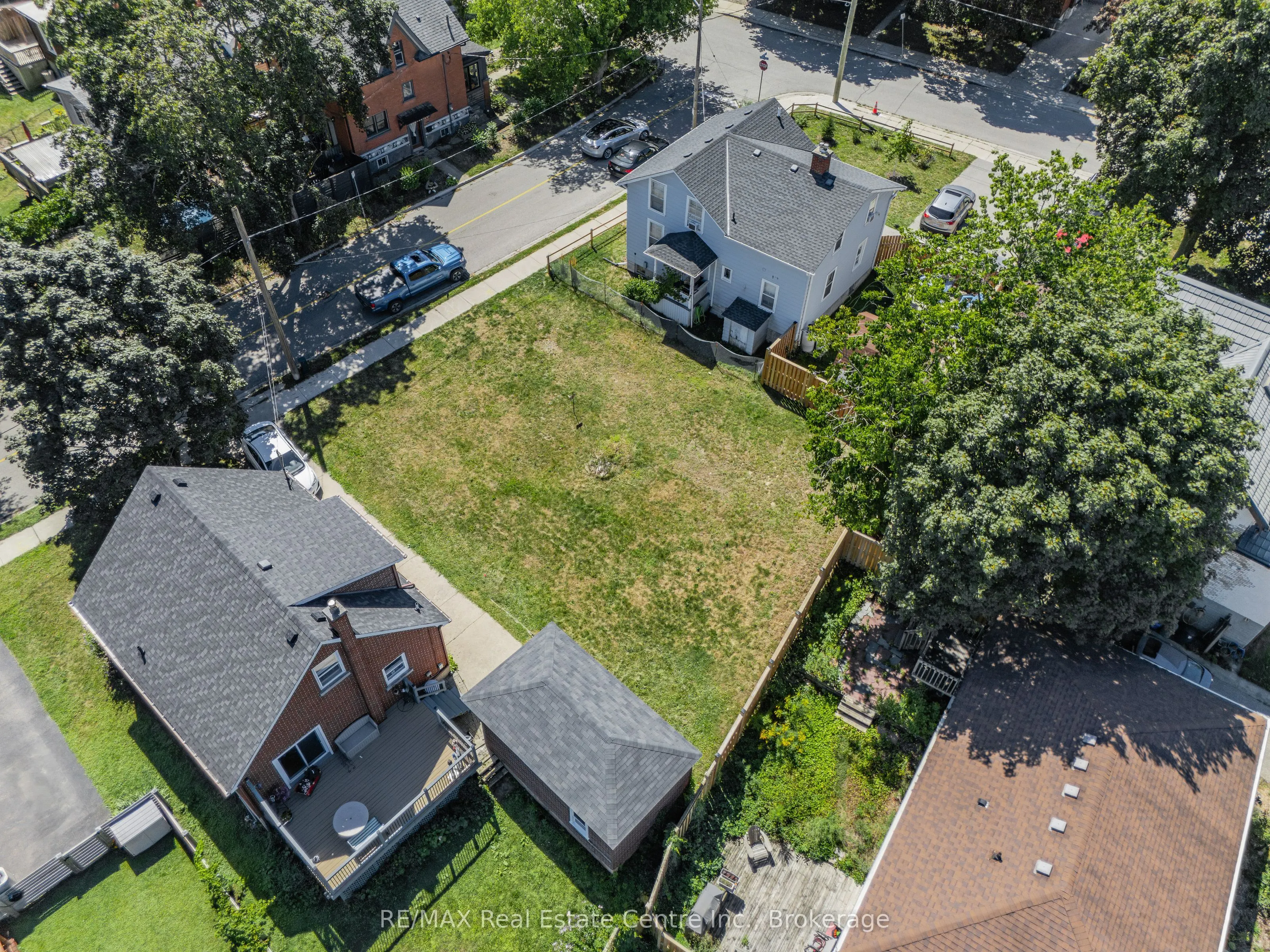536 Duke Street W