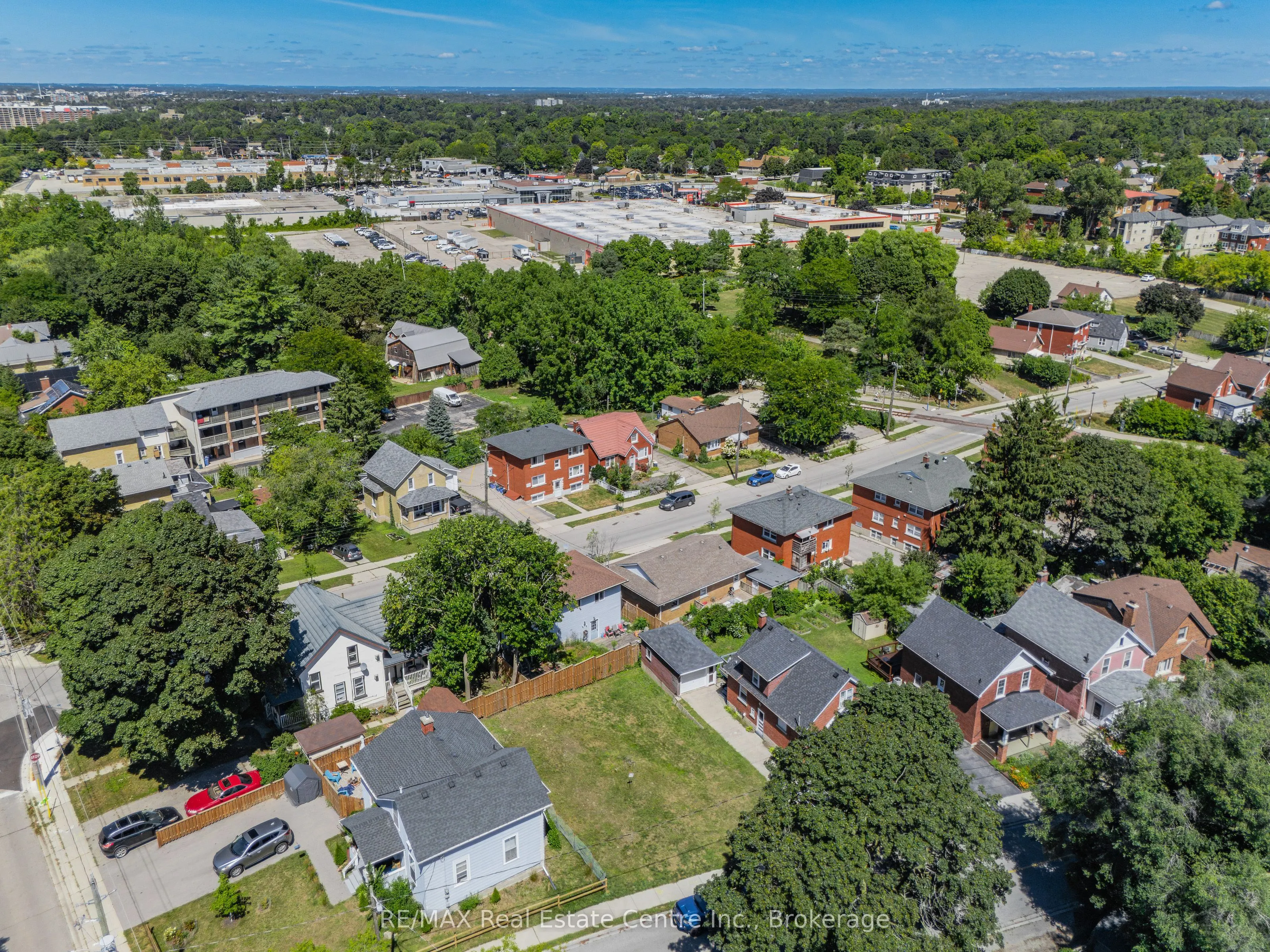 536 Duke Street W