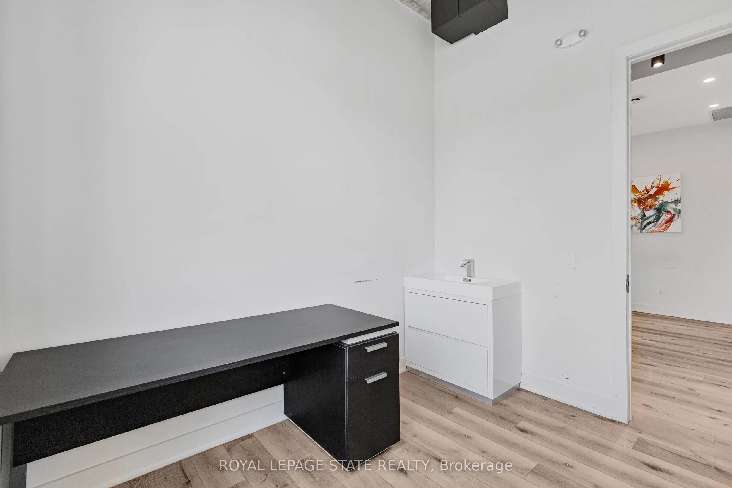 112 King Street W, #Level 2