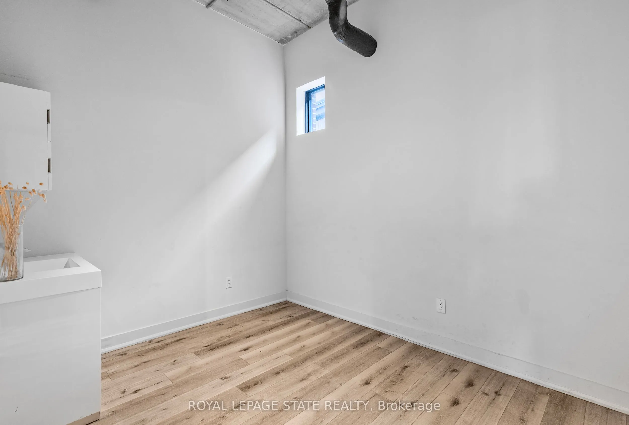112 King Street W, #Level 2
