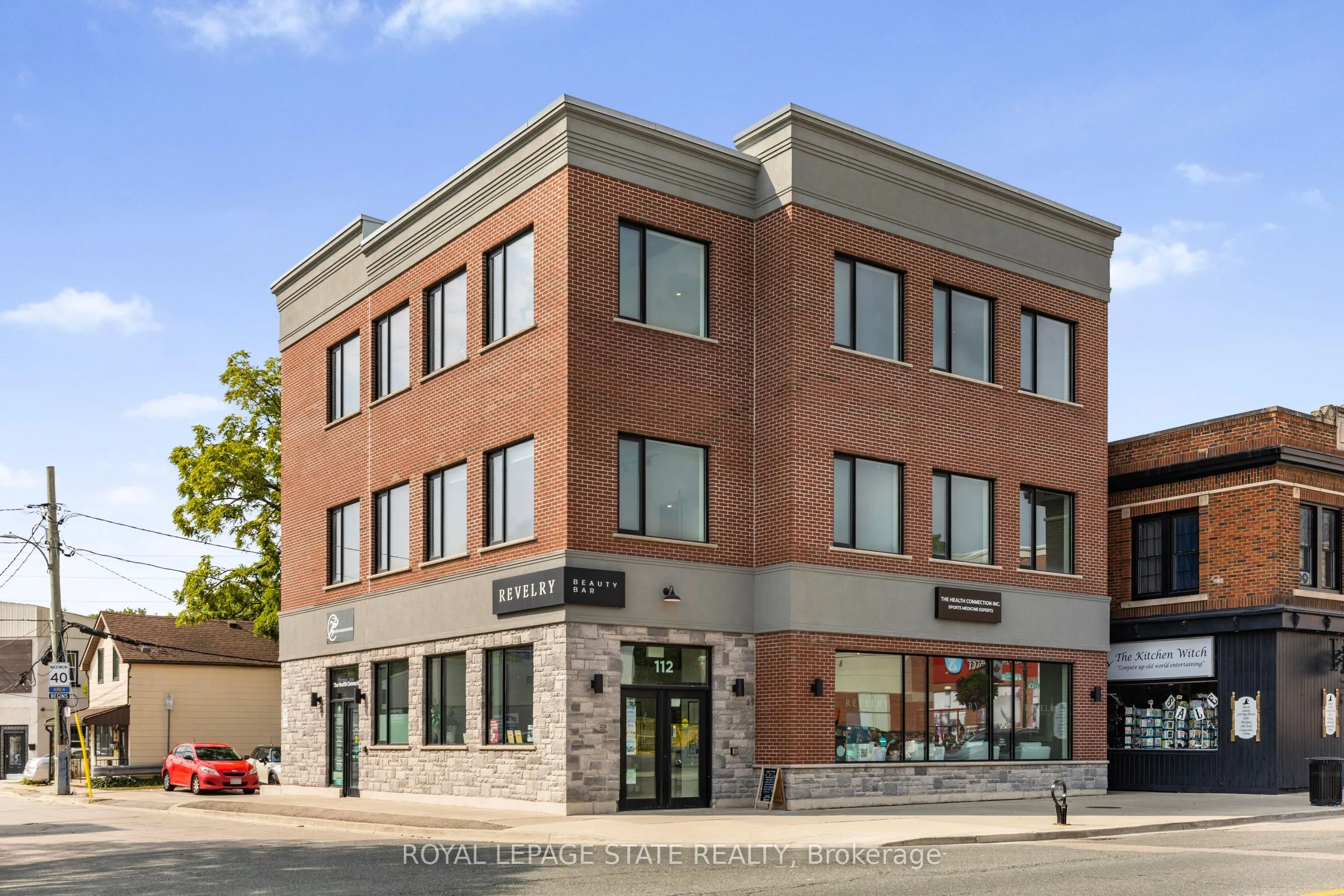 112 King Street W, #Level 3