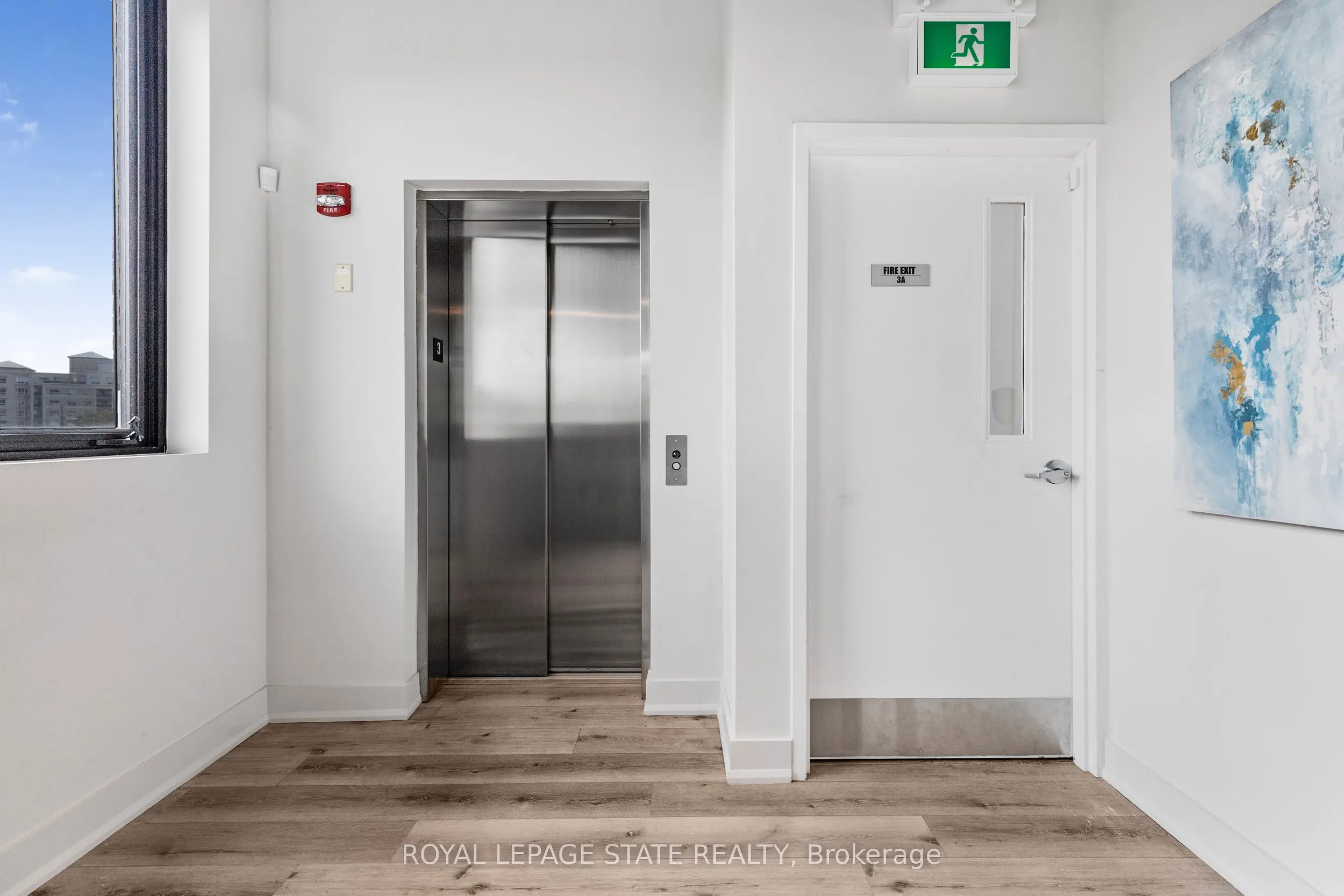 112 King Street W, #Level 3