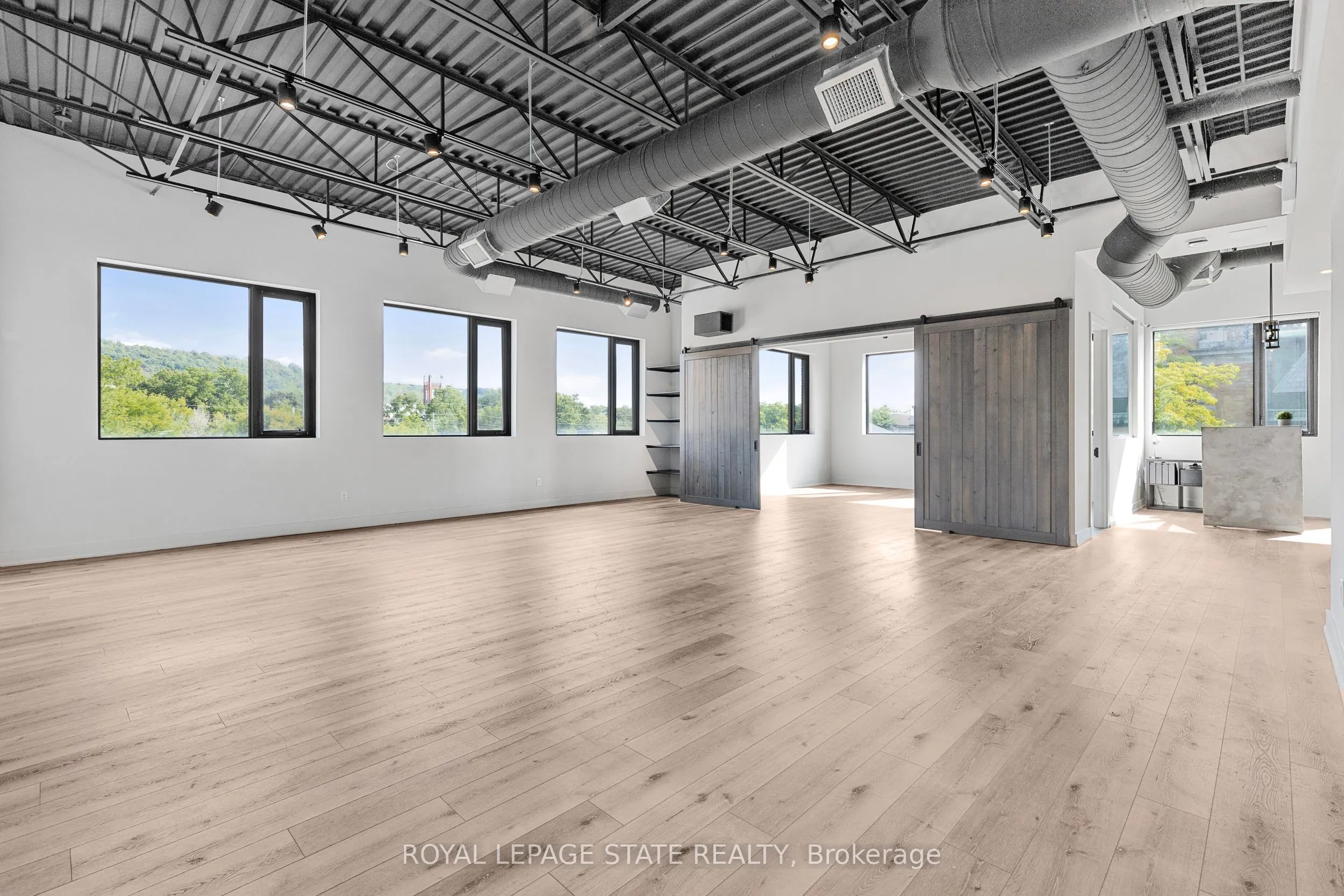 112 King Street W, #Level 2 & 3