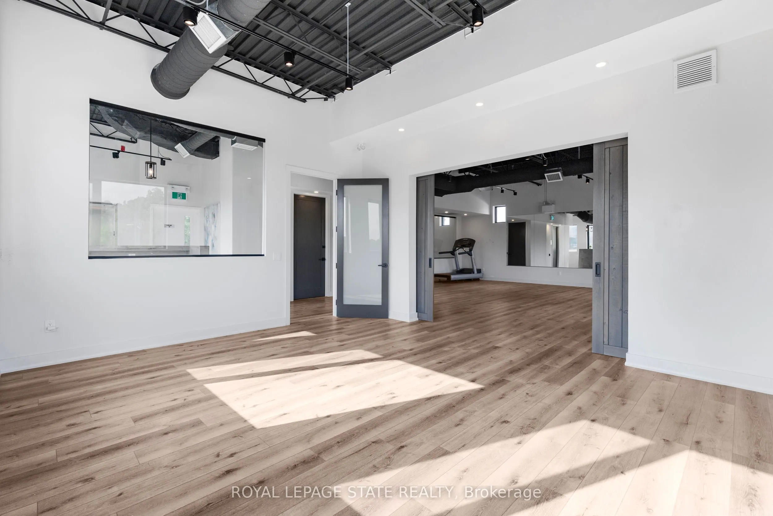 112 King Street W, #Level 2 & 3
