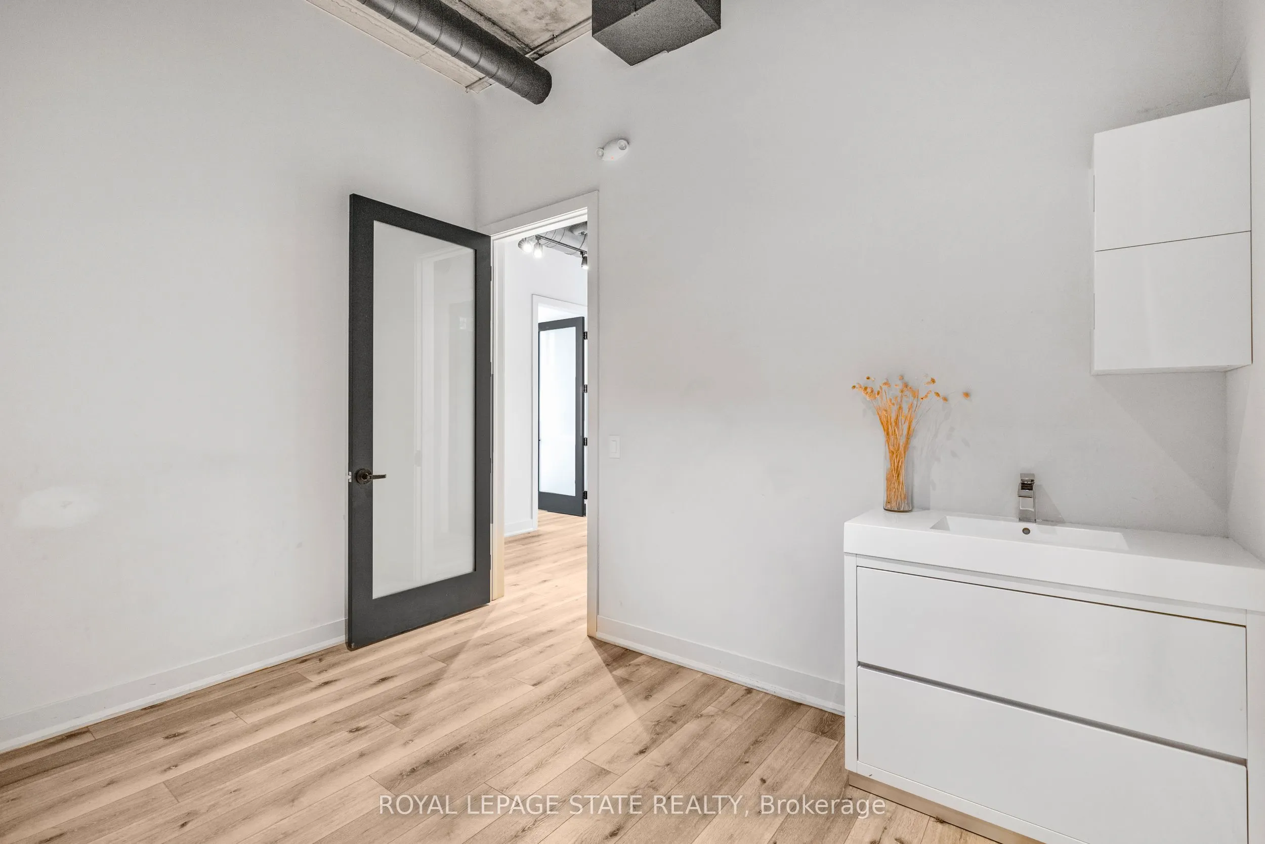 112 King Street W, #Level 2 & 3