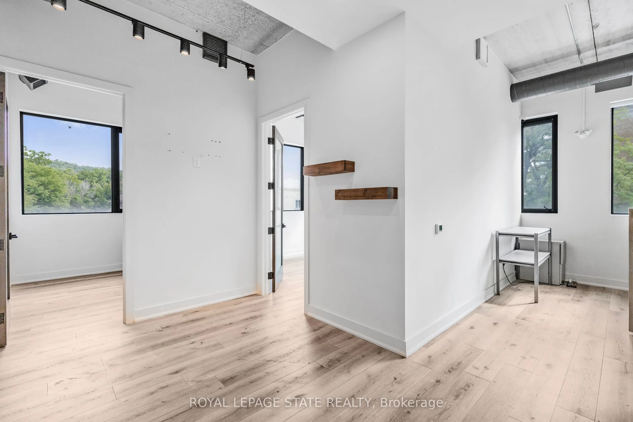 112 King Street W, #Level 2 & 3