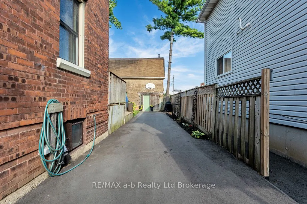 115 Winniett Street