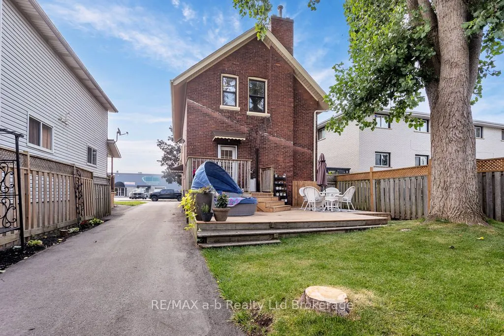 115 Winniett Street