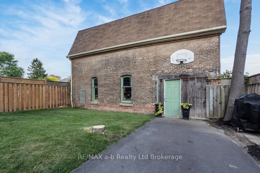 115 Winniett Street