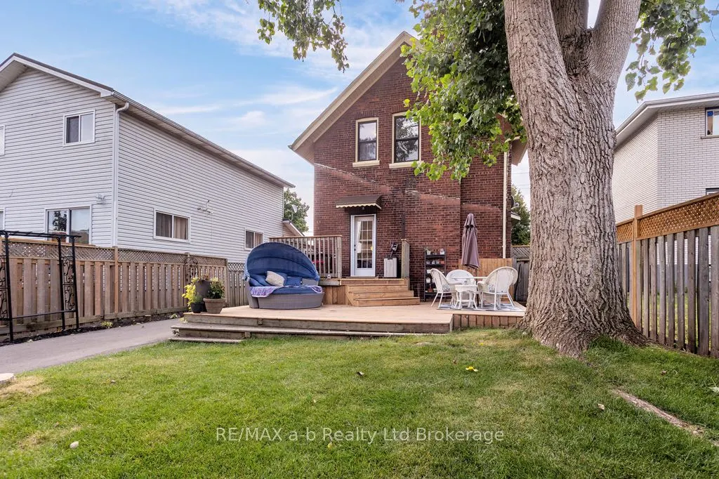 115 Winniett Street