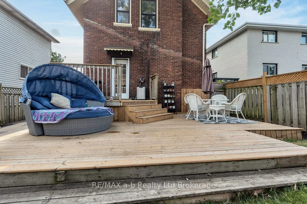 115 Winniett Street