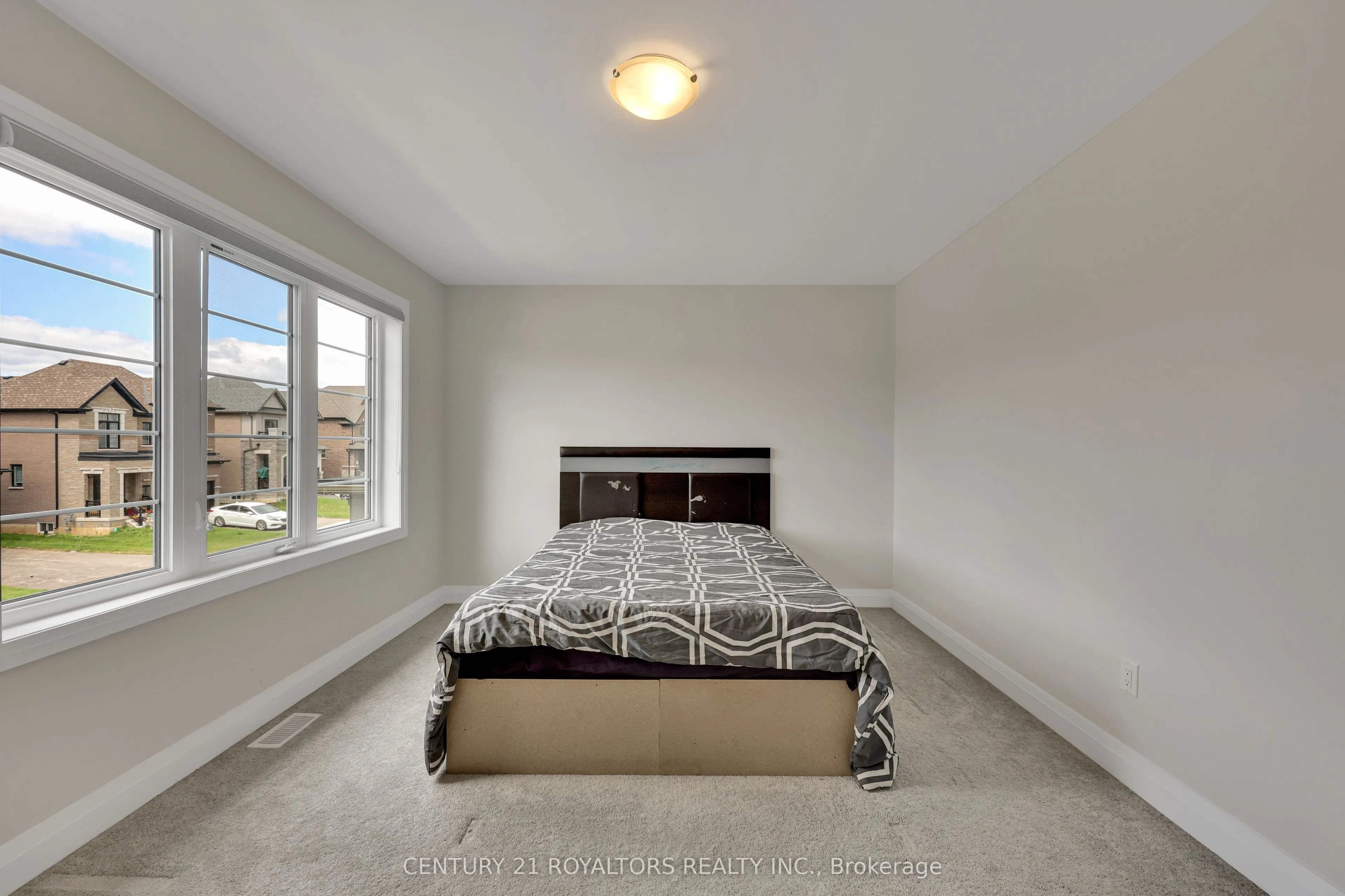 909 Knights Lane