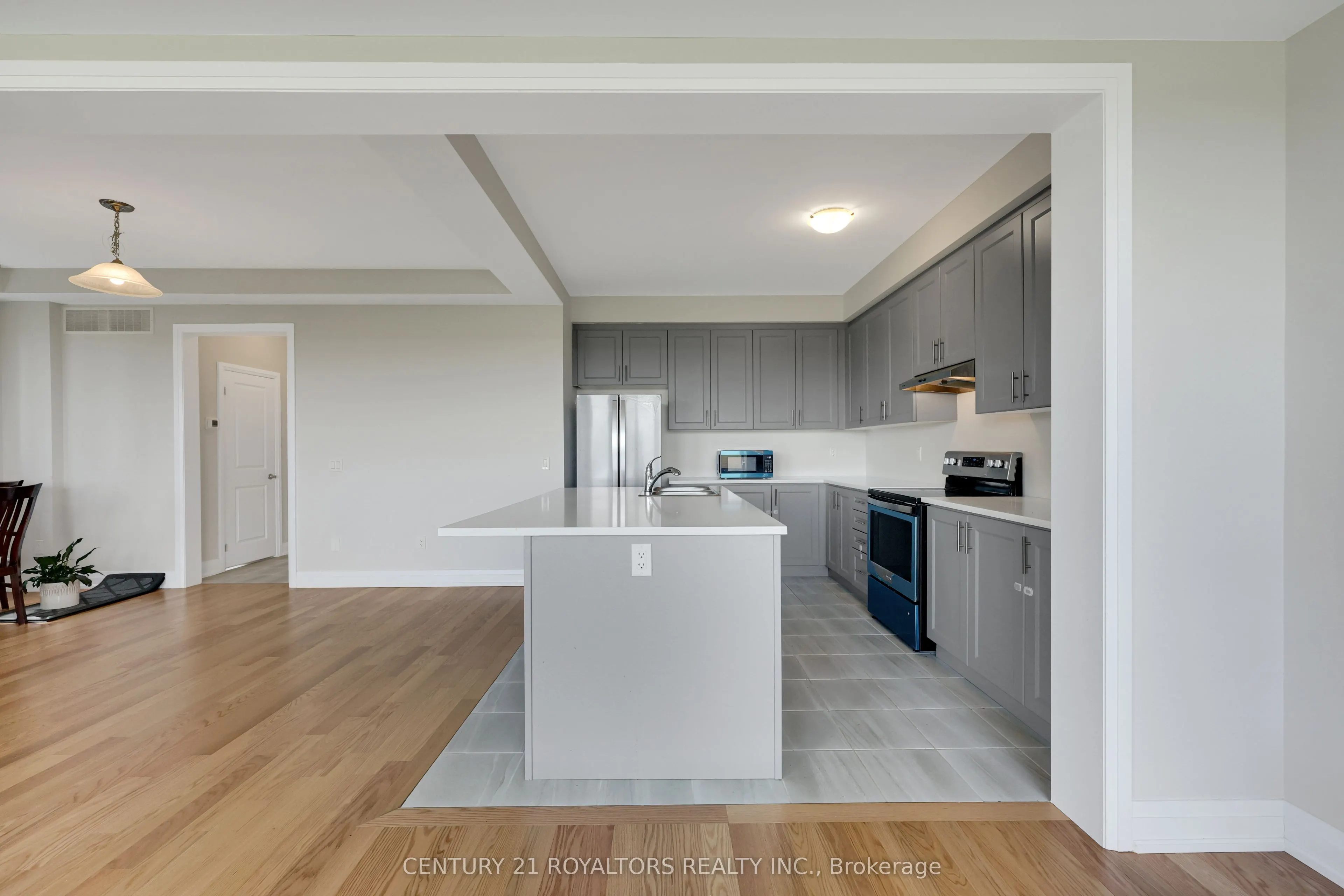 909 Knights Lane
