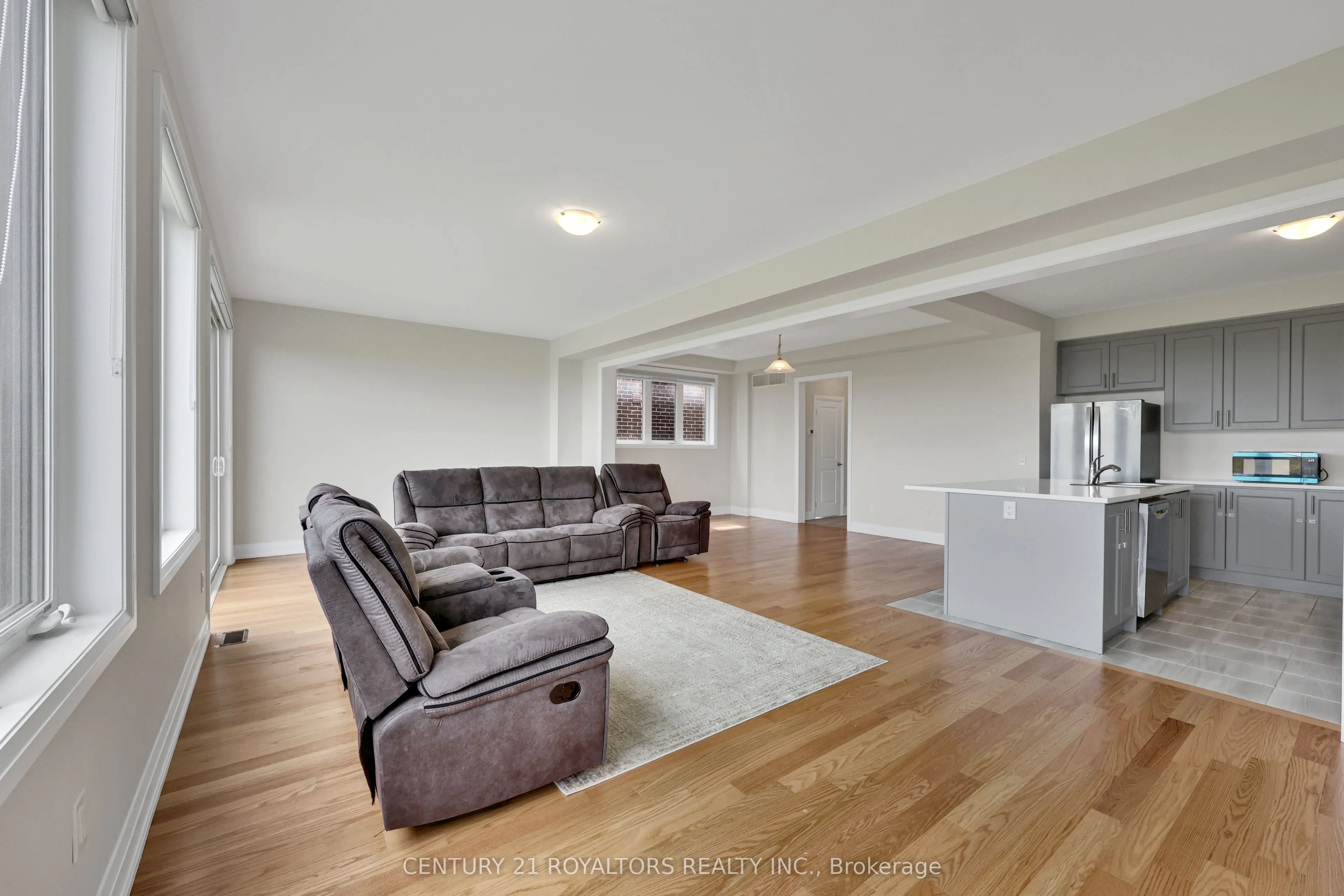 909 Knights Lane