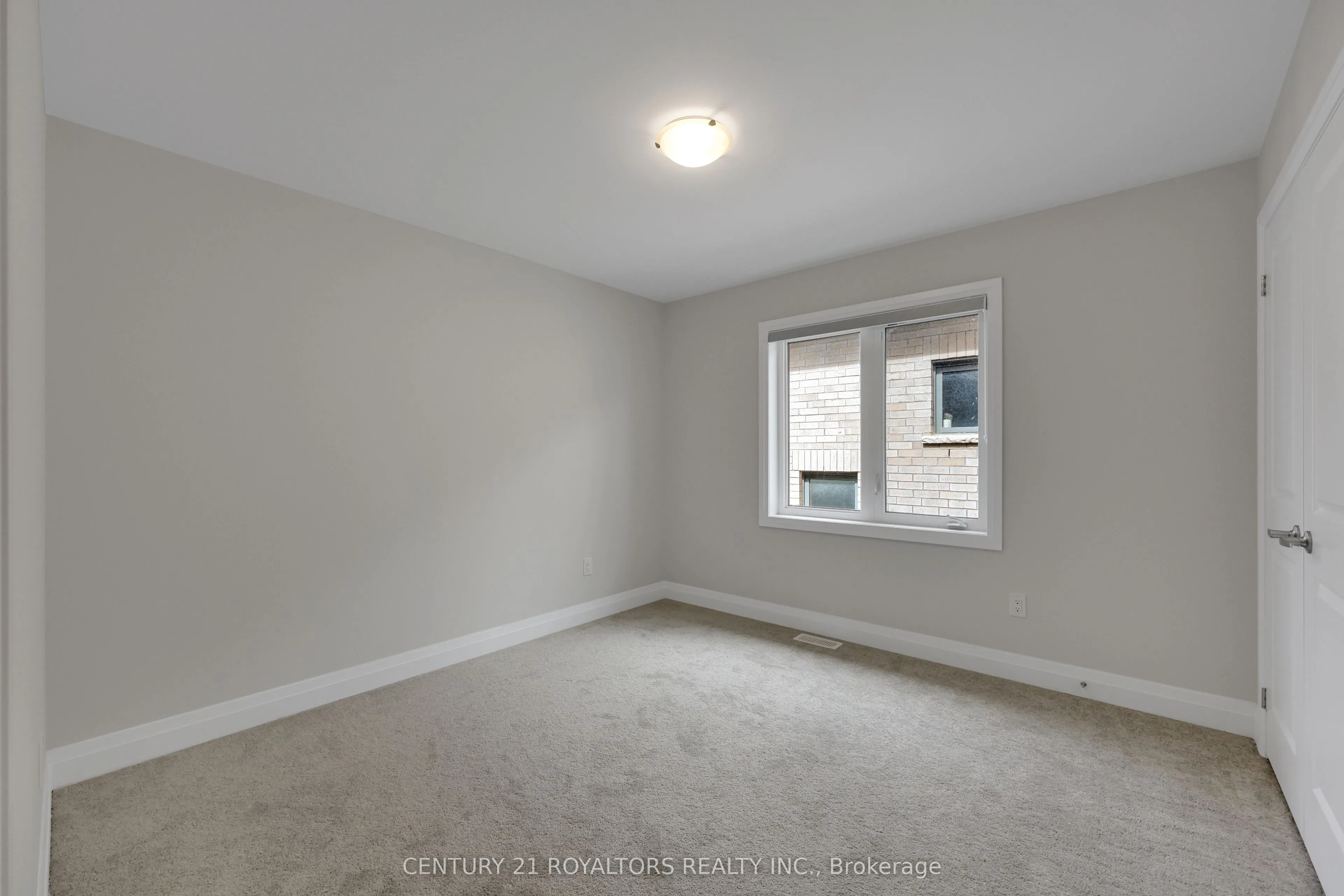 909 Knights Lane