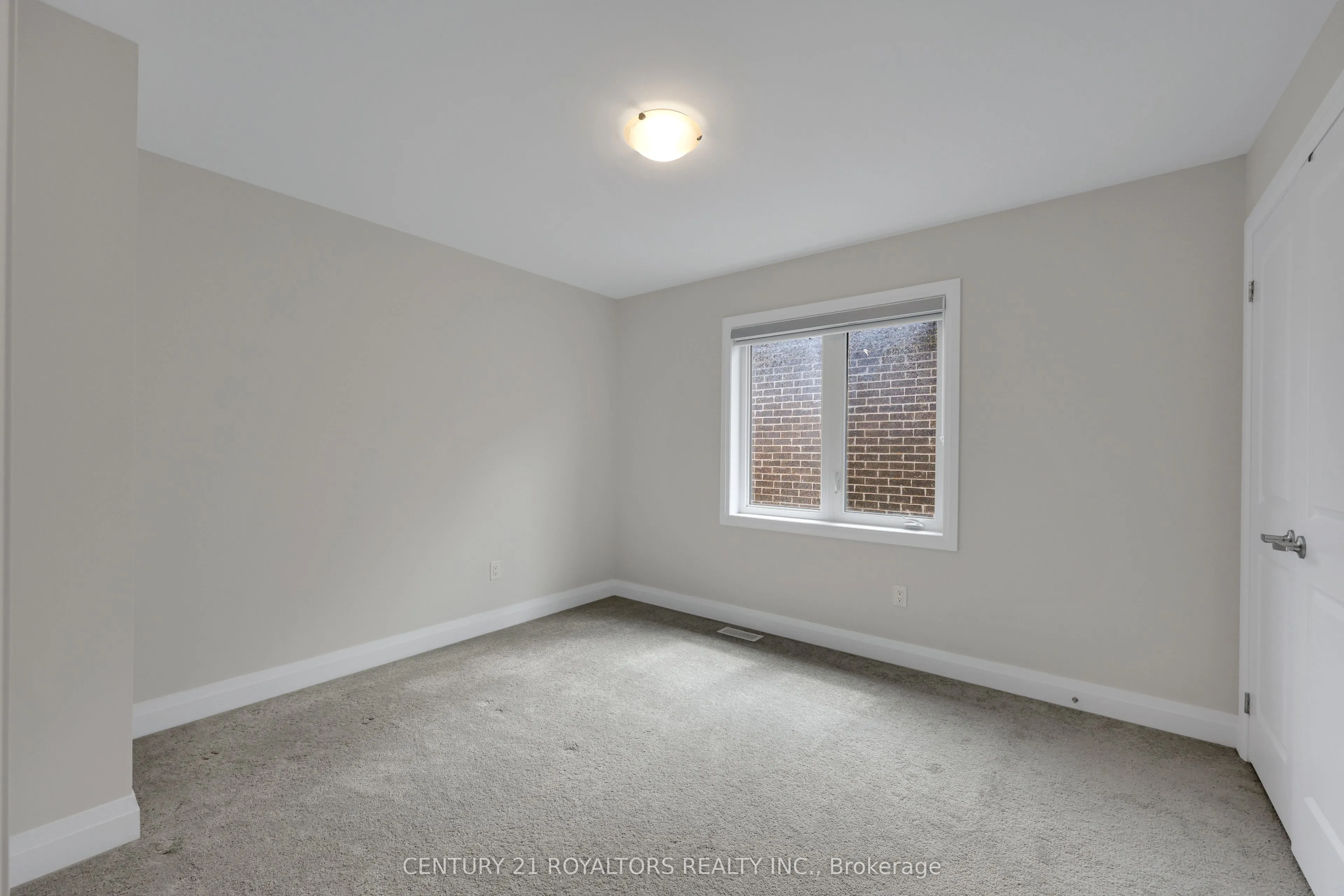 909 Knights Lane