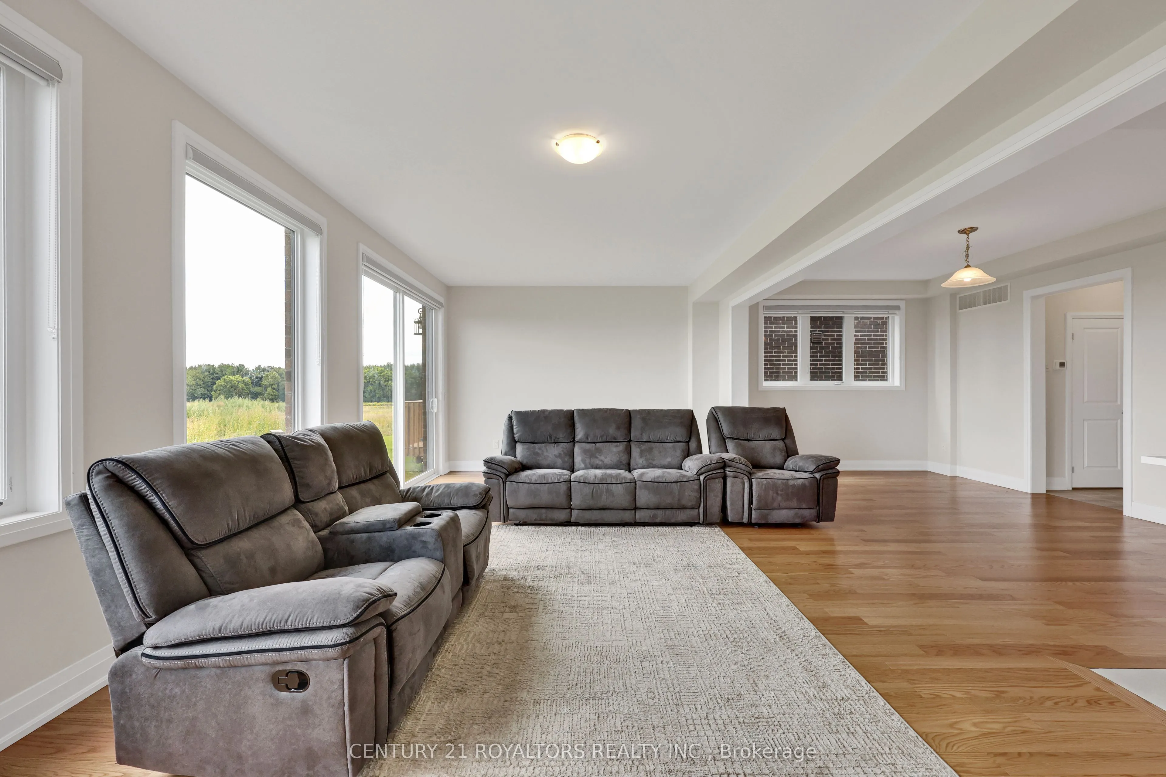 909 Knights Lane