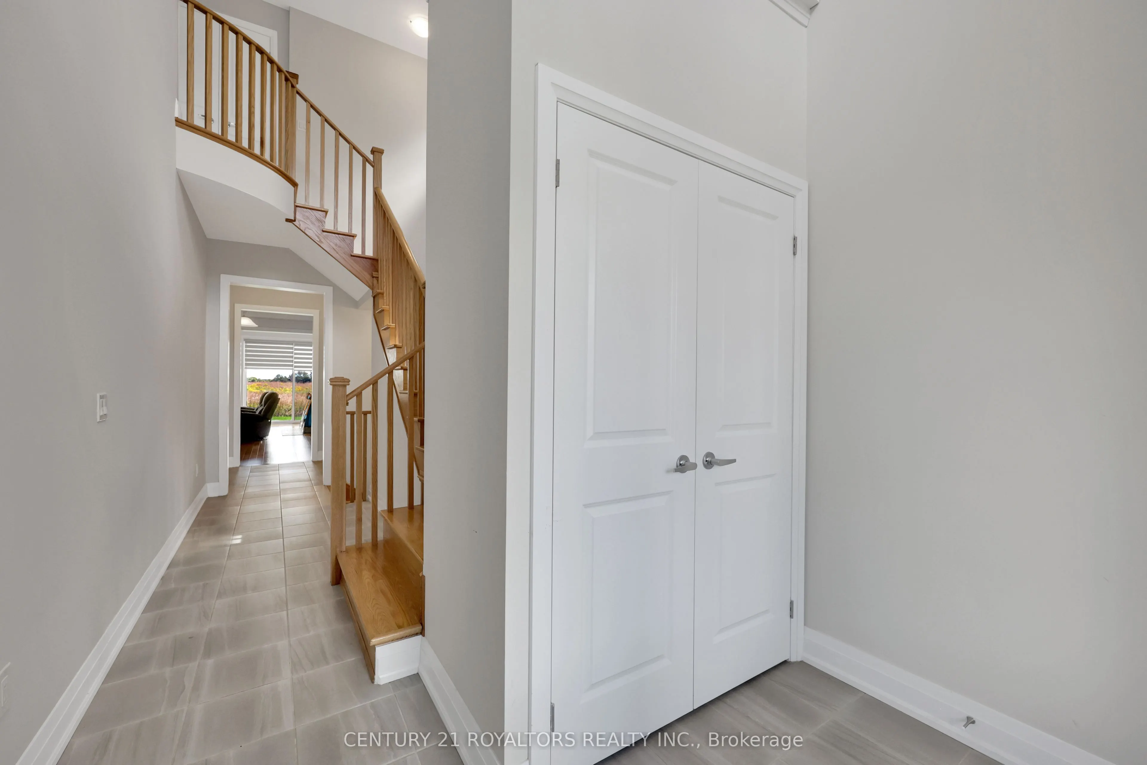 909 Knights Lane