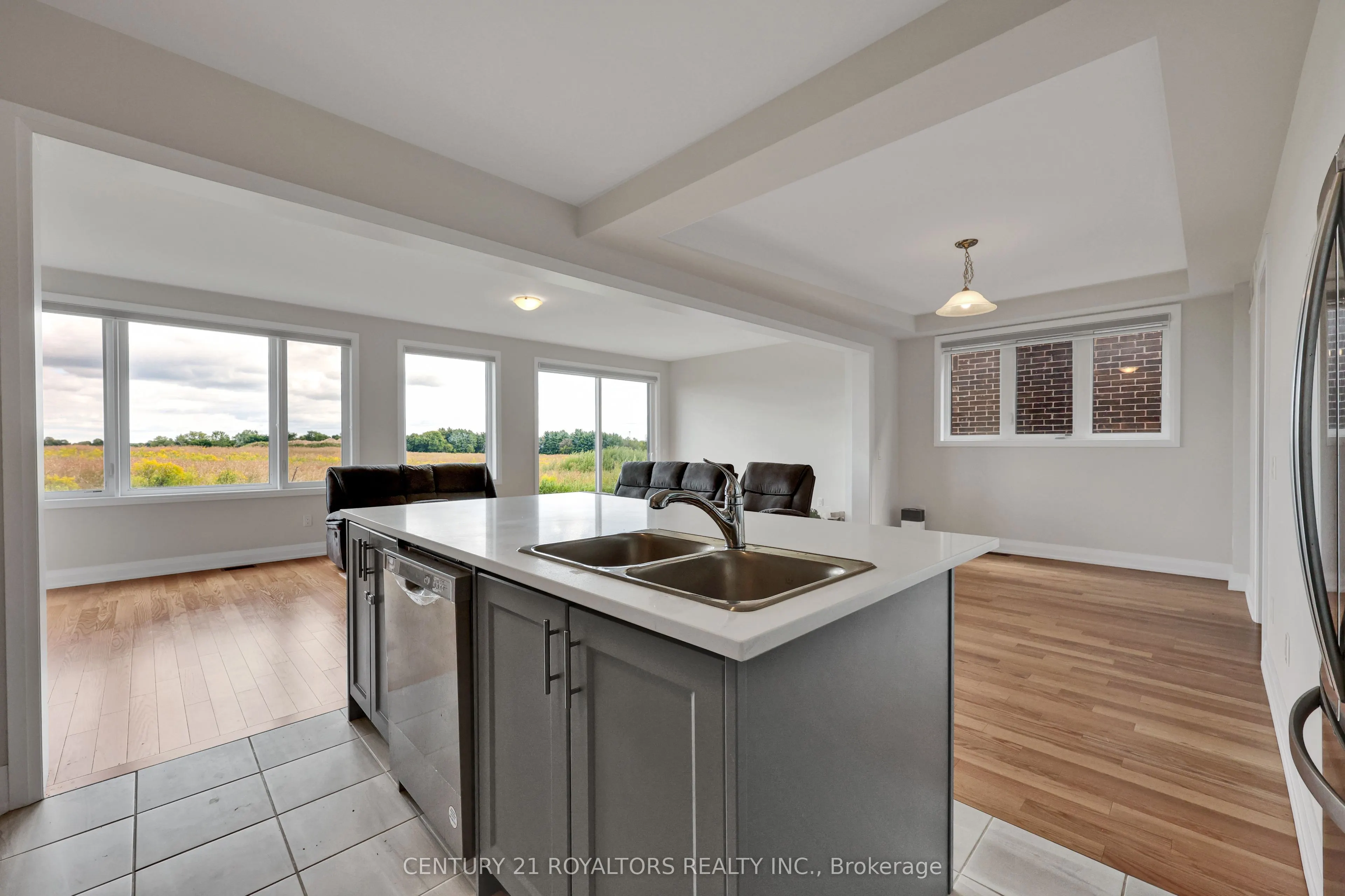 909 Knights Lane