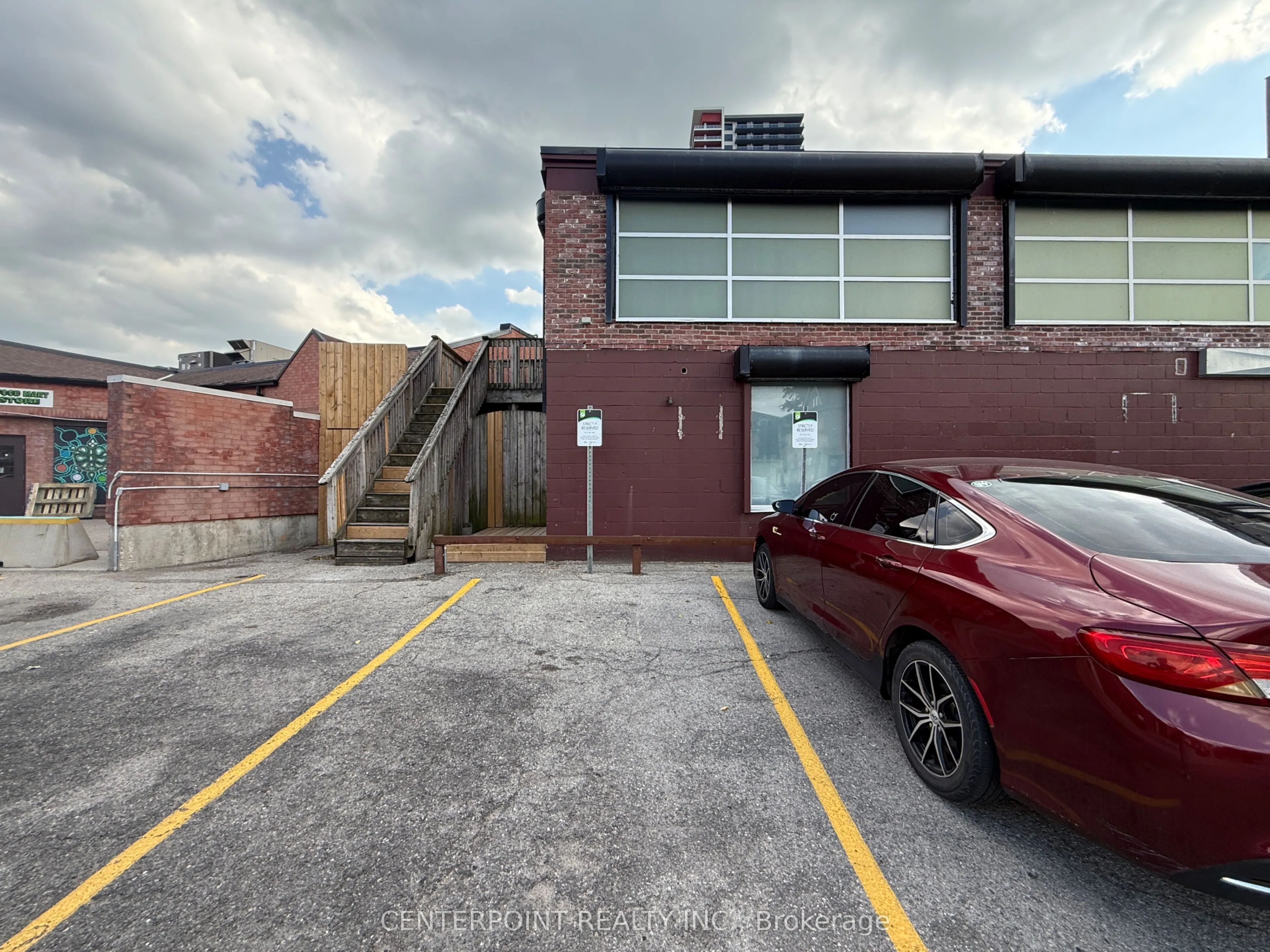 551 Richmond Street, #1