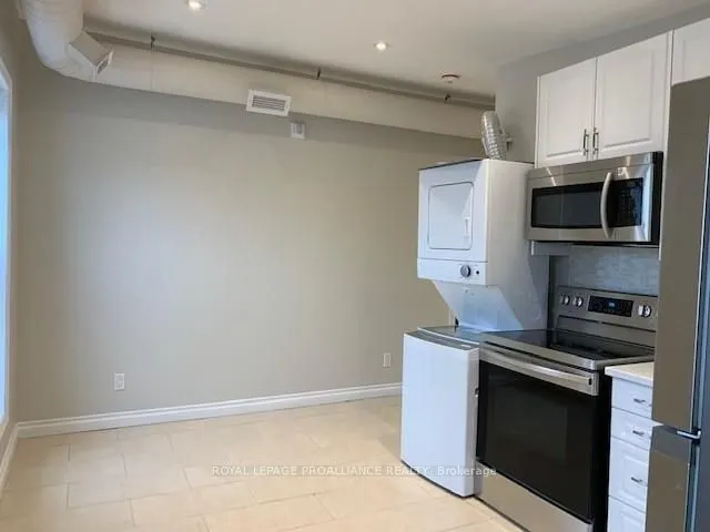 44 King Street E, ##1