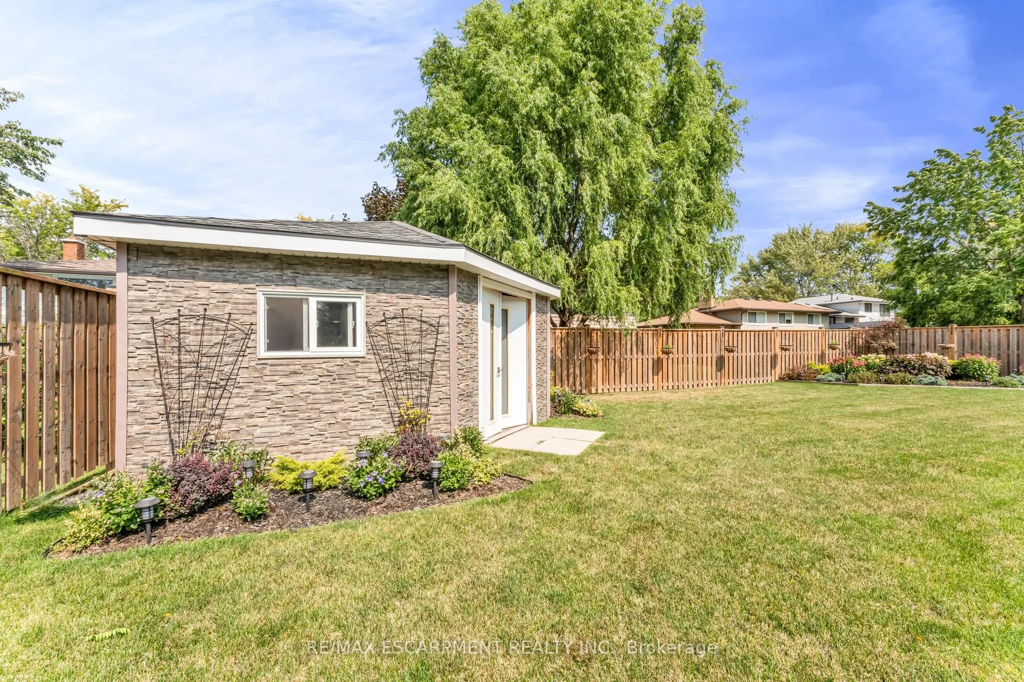 7119 Brian Crescent