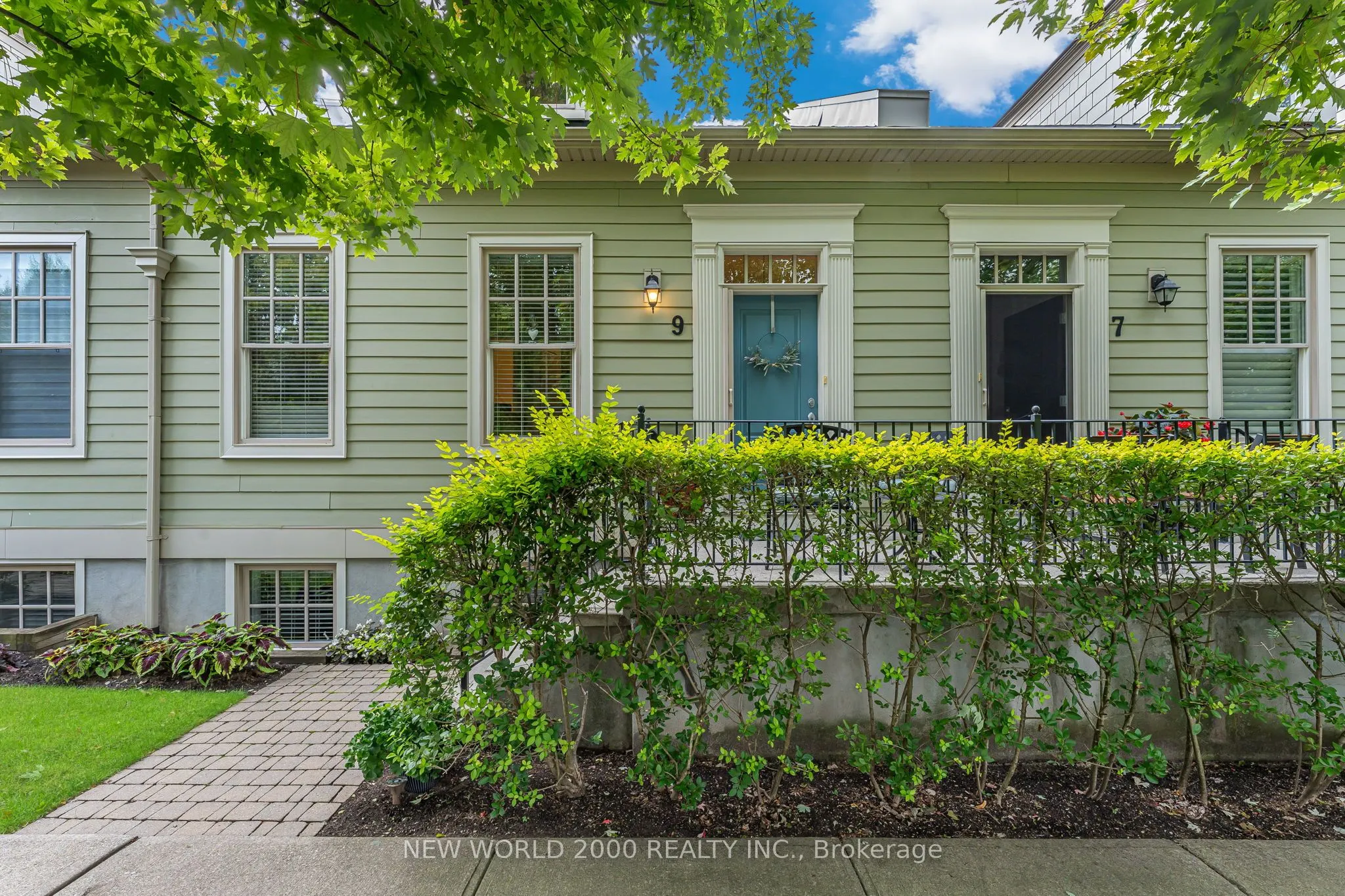 9 Brock Street