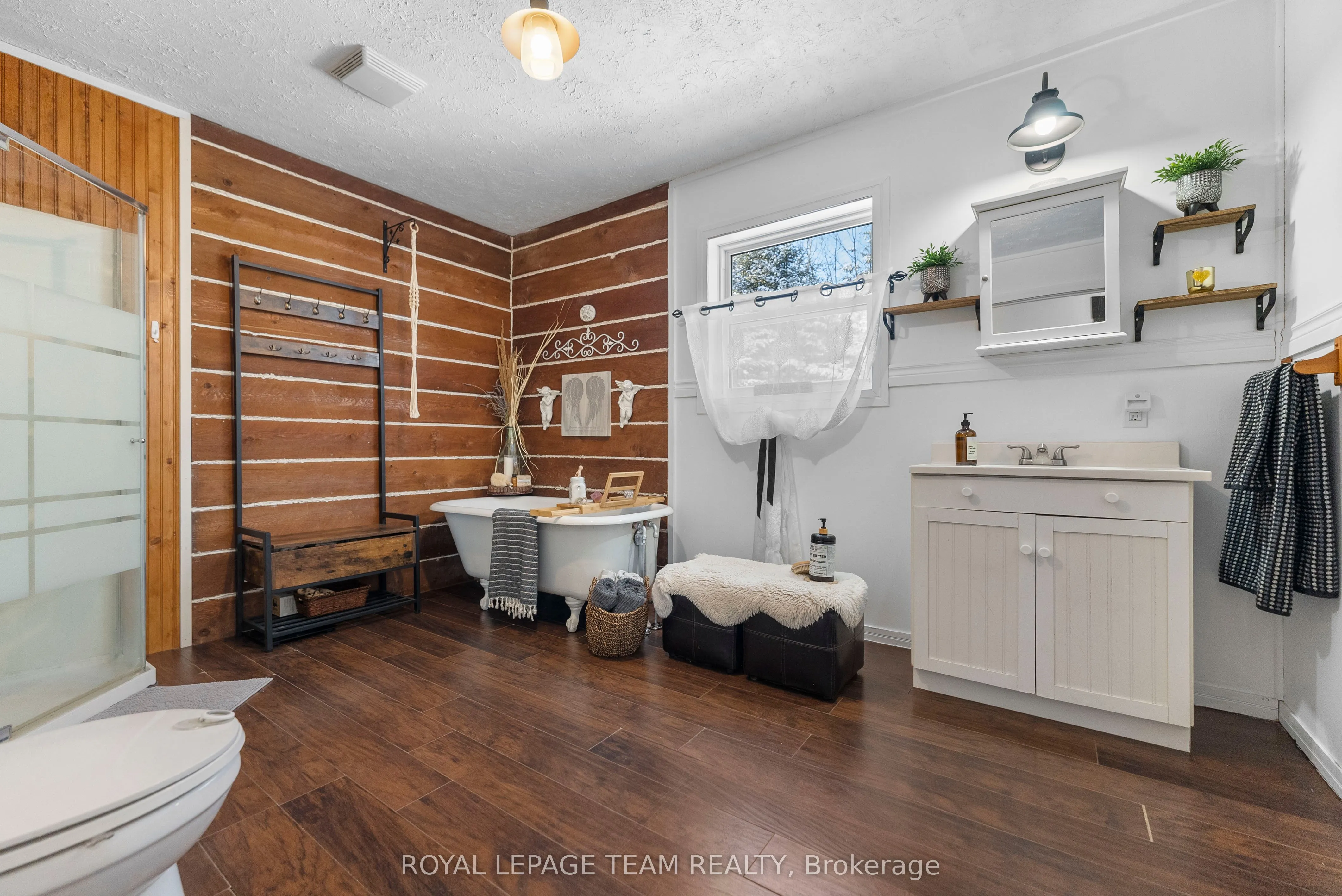 105 Heins Road