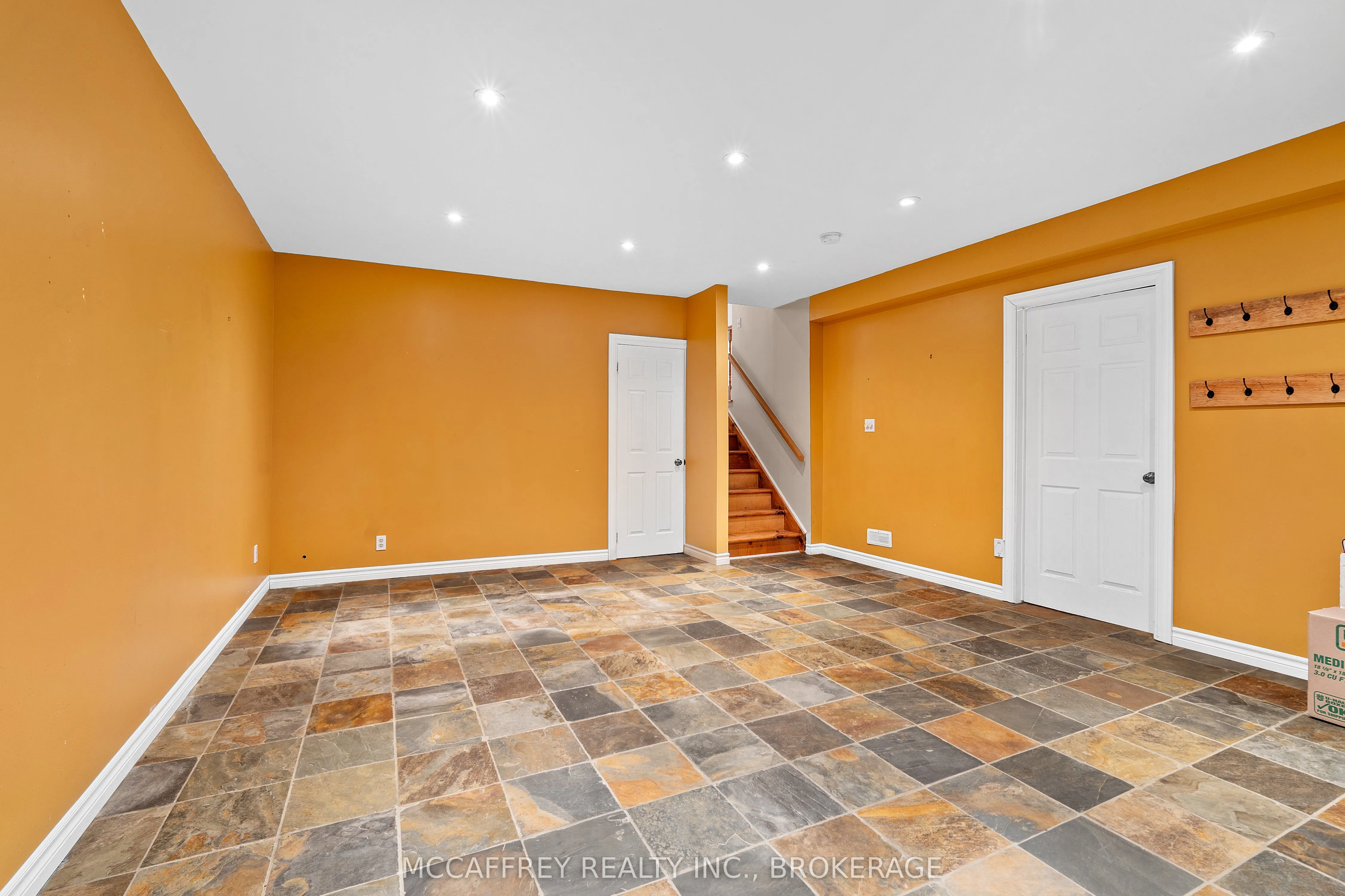 2985 Alton Road W