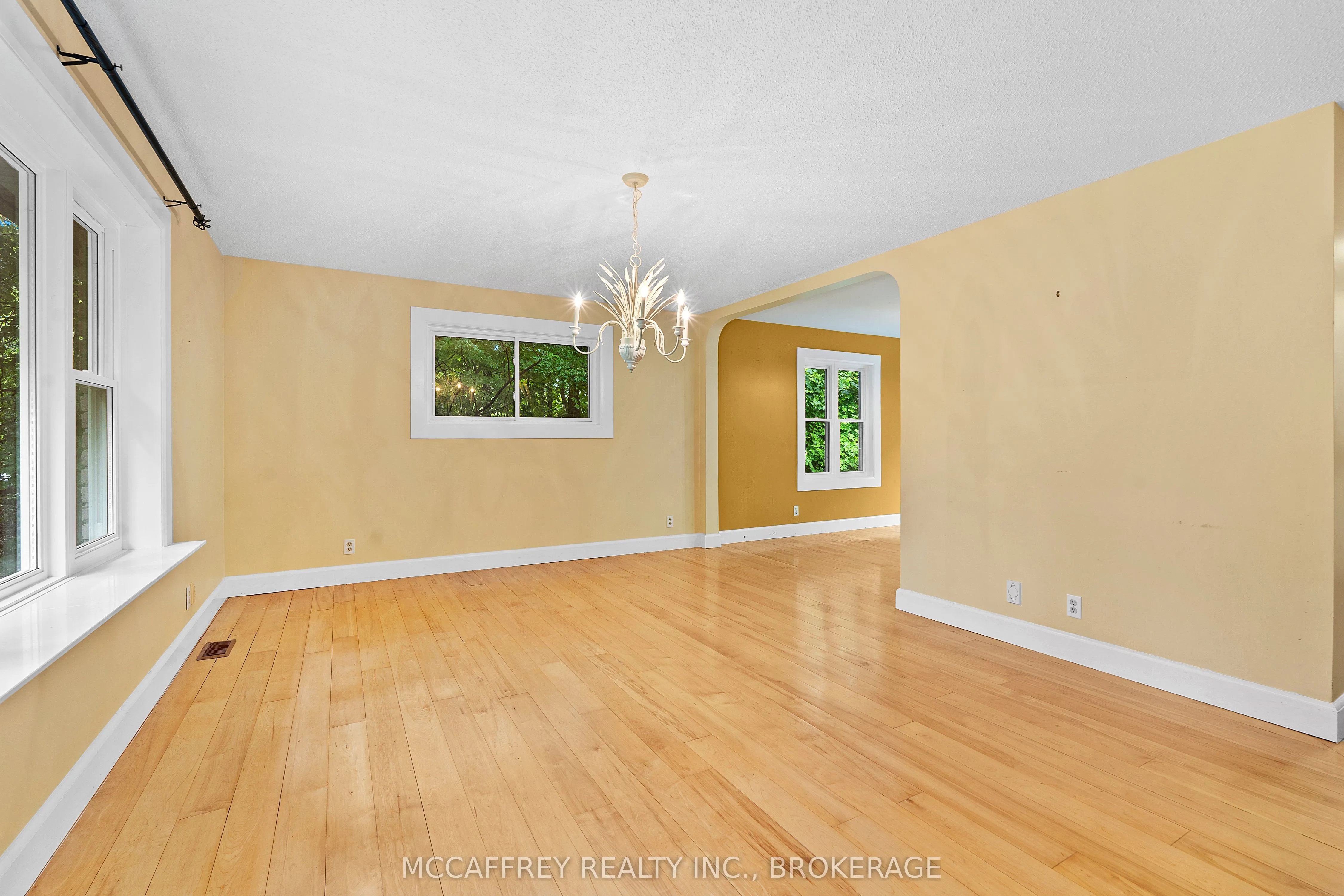 2985 Alton Road W