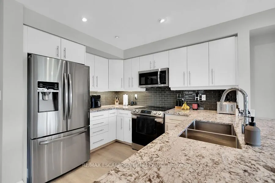 123 WESTBANK Trail