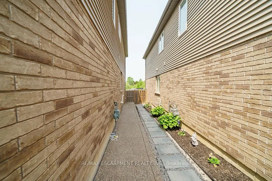 123 WESTBANK Trail