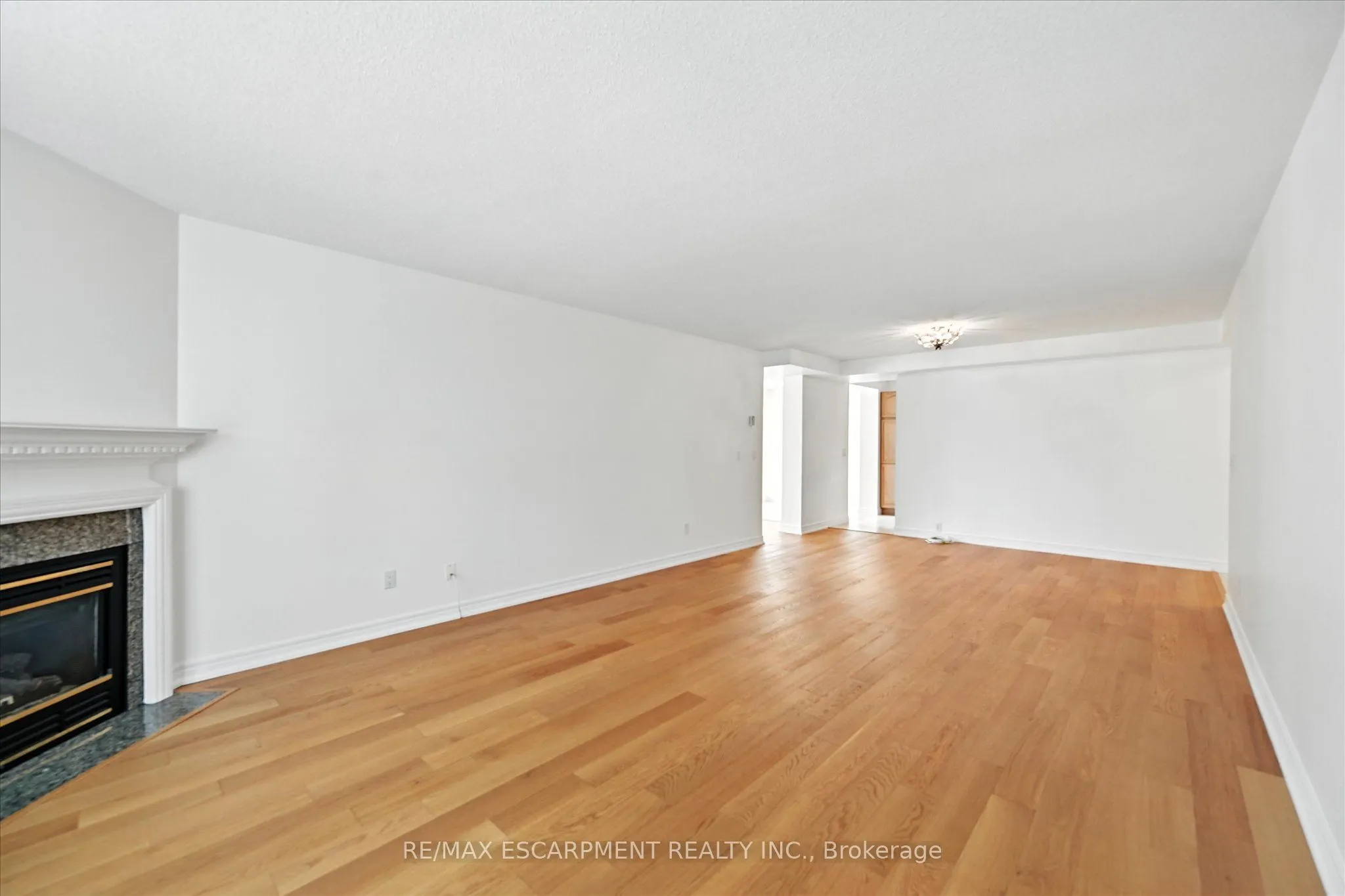 990 GOLF LINKS Road, #204
