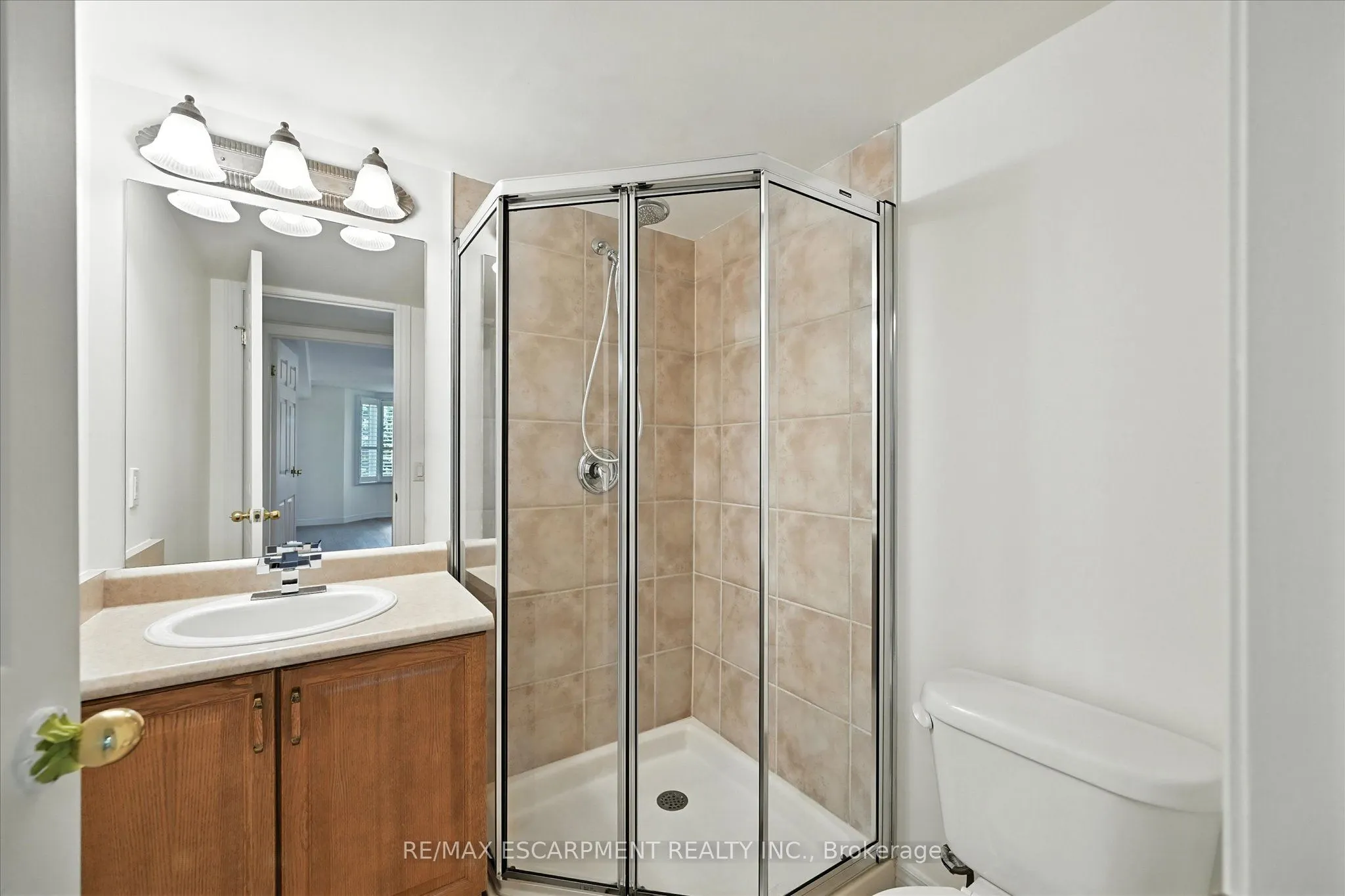 990 GOLF LINKS Road, #204