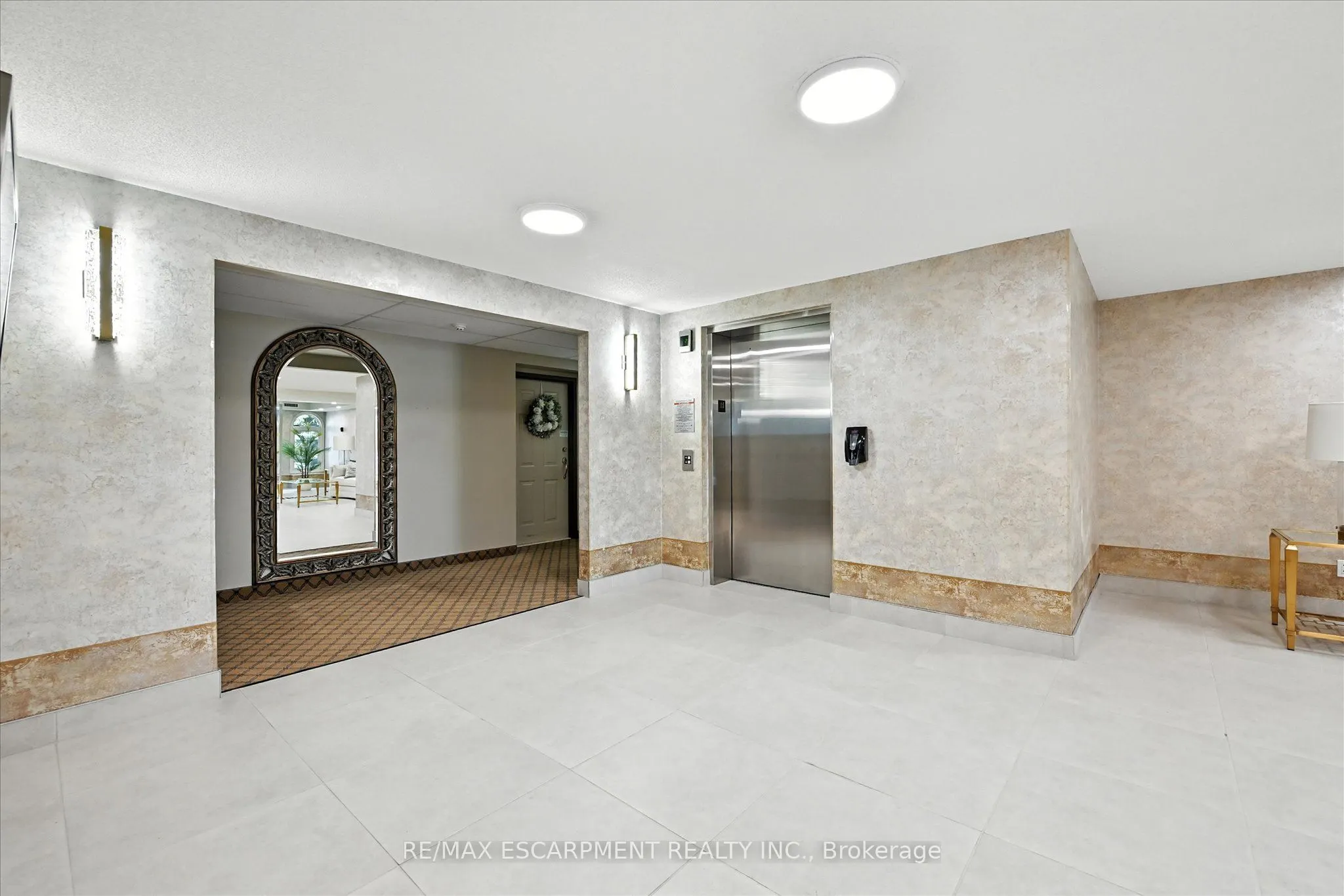 990 GOLF LINKS Road, #204