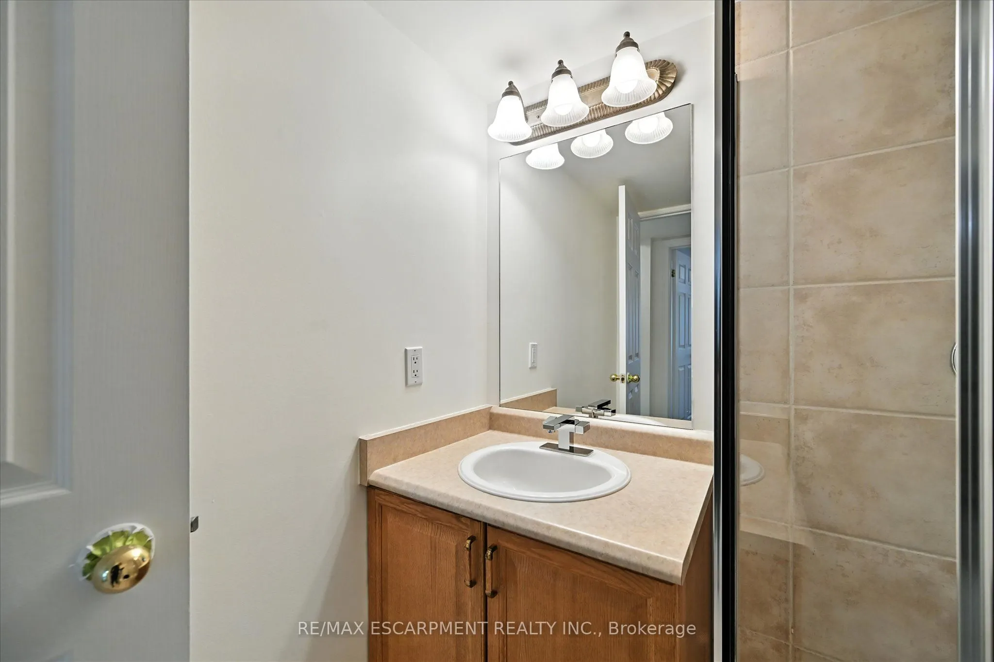 990 GOLF LINKS Road, #204