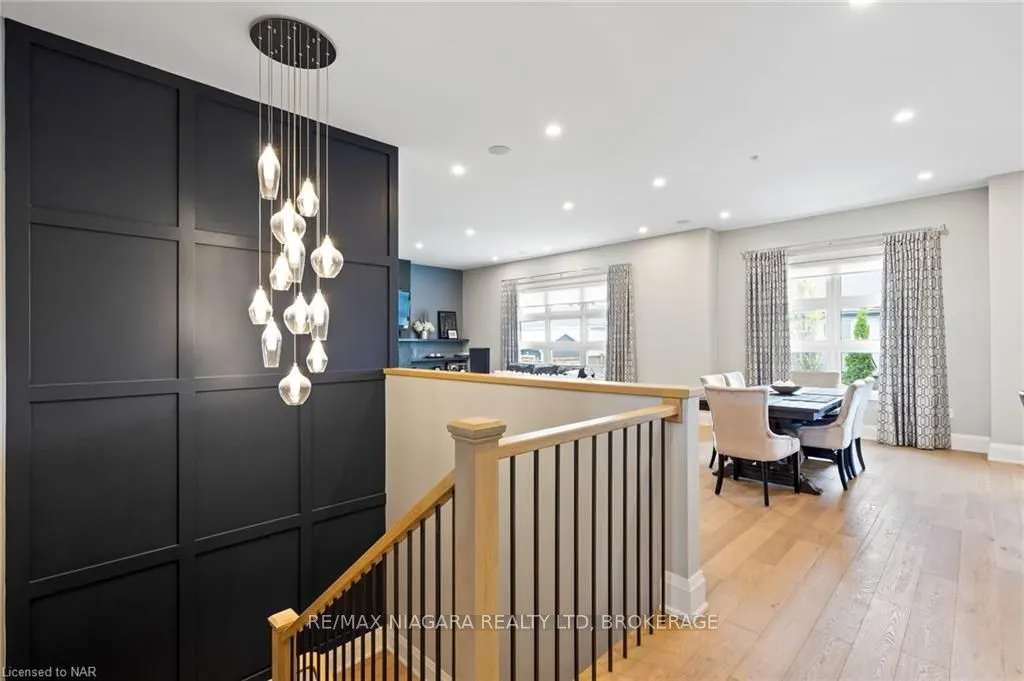 13 FRANCESCO Crescent