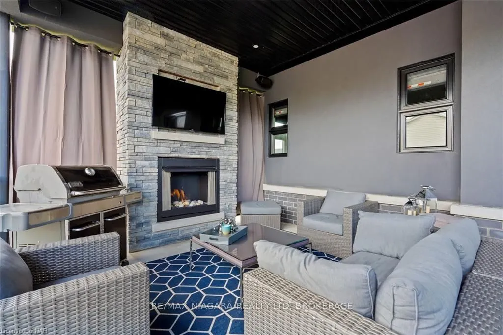 13 FRANCESCO Crescent
