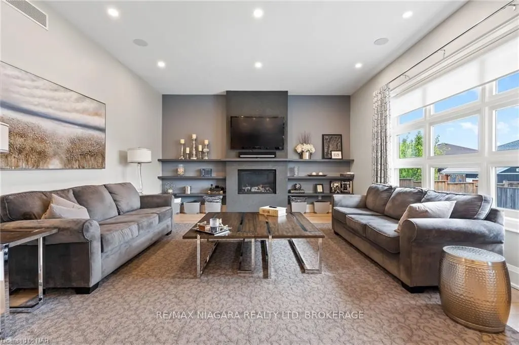13 FRANCESCO Crescent