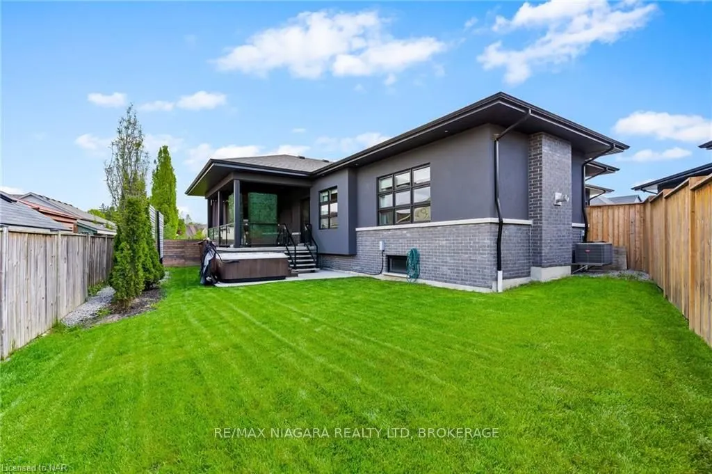 13 FRANCESCO Crescent