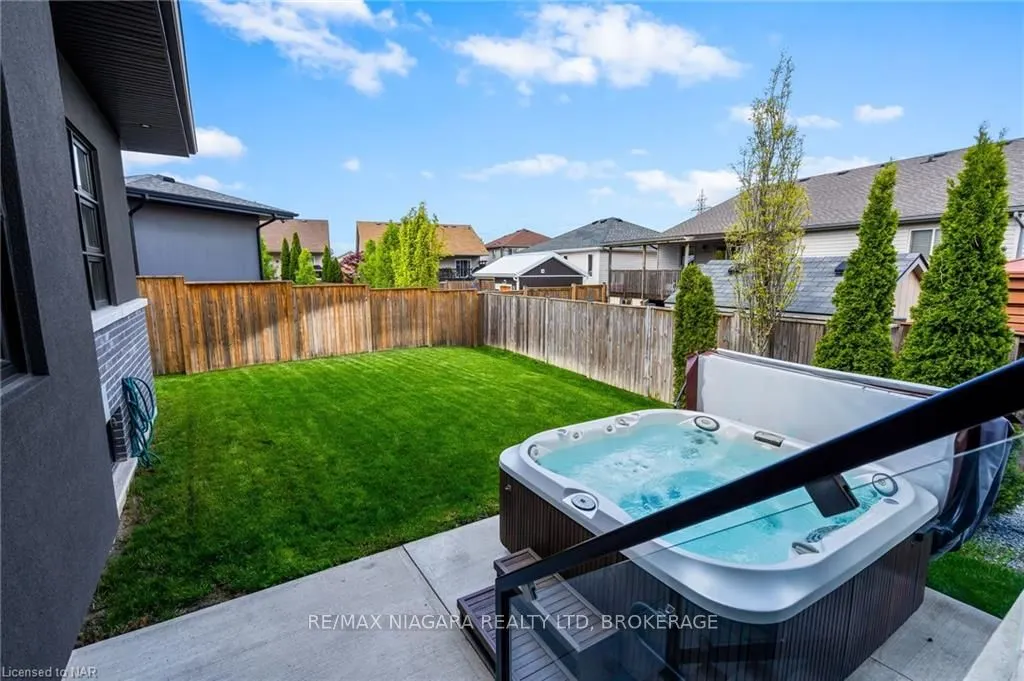 13 FRANCESCO Crescent
