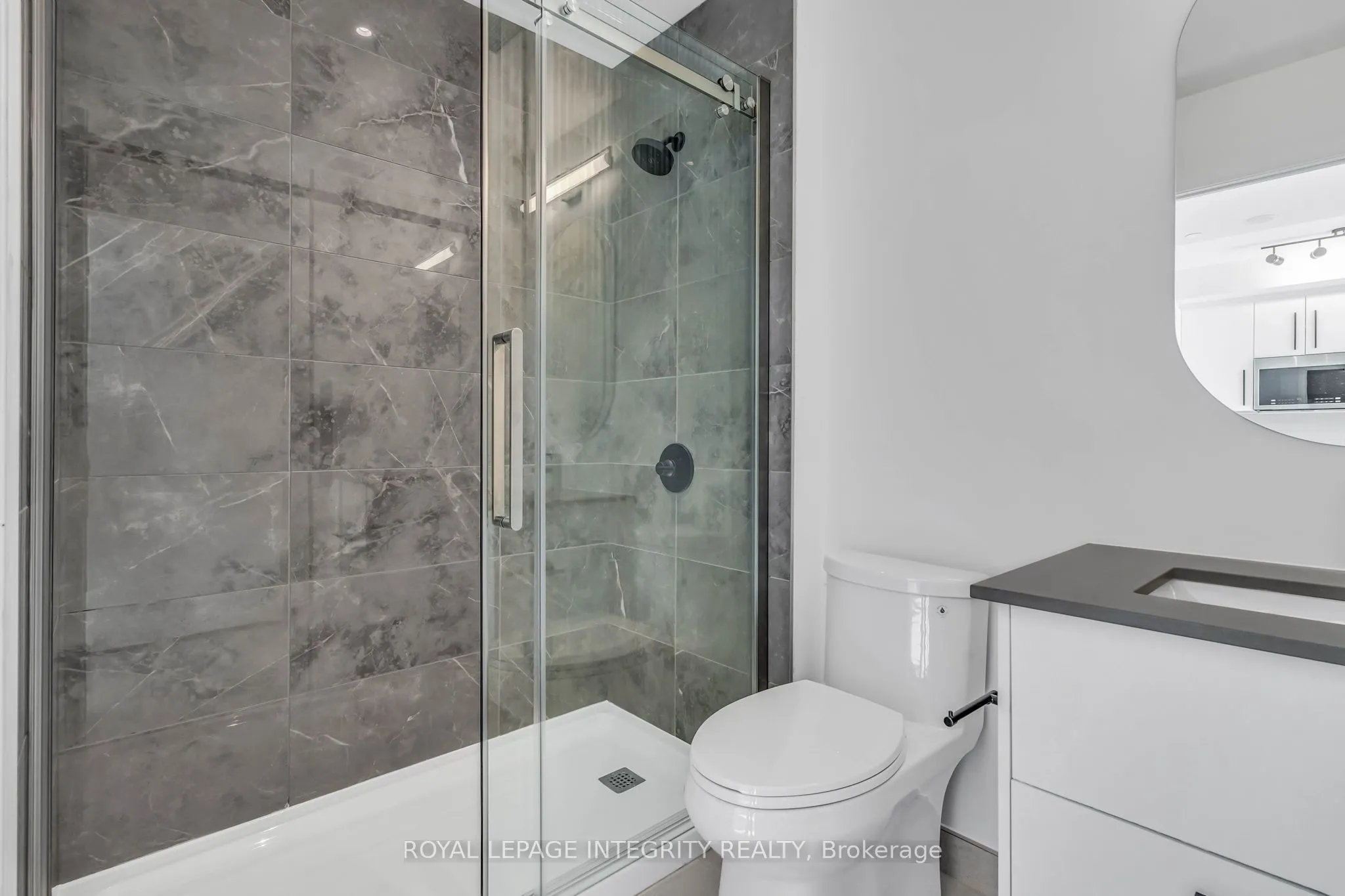 560 RIDEAU Street, #716
