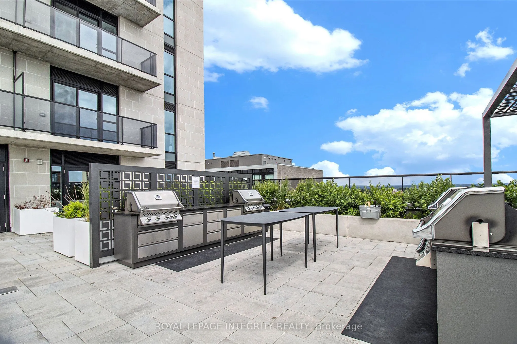 560 RIDEAU Street, #716