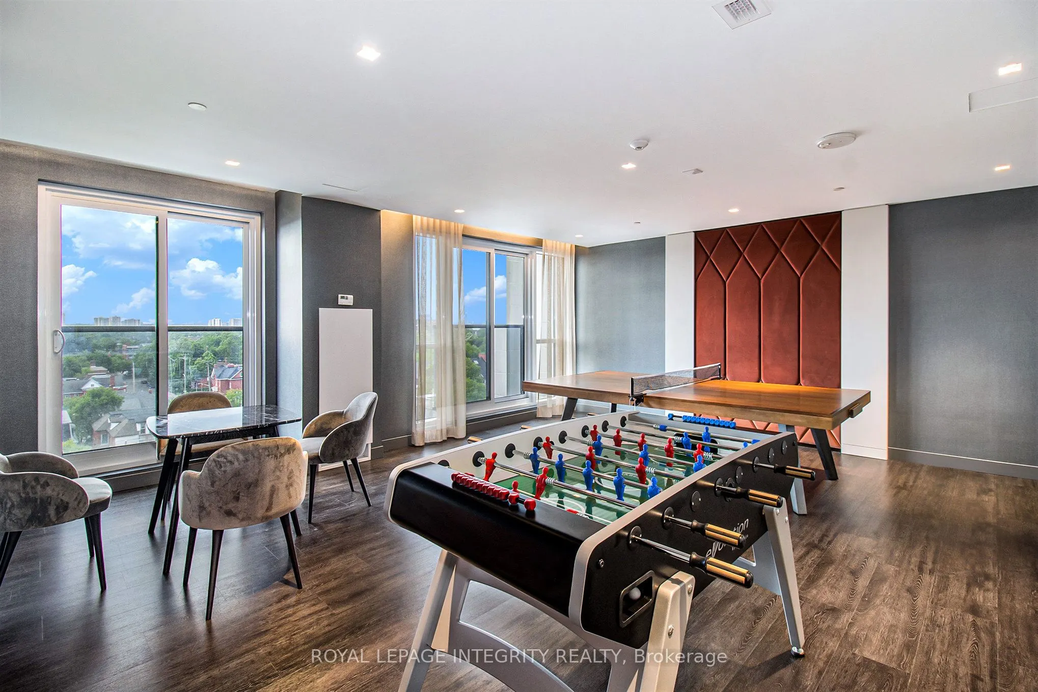 560 RIDEAU Street, #716